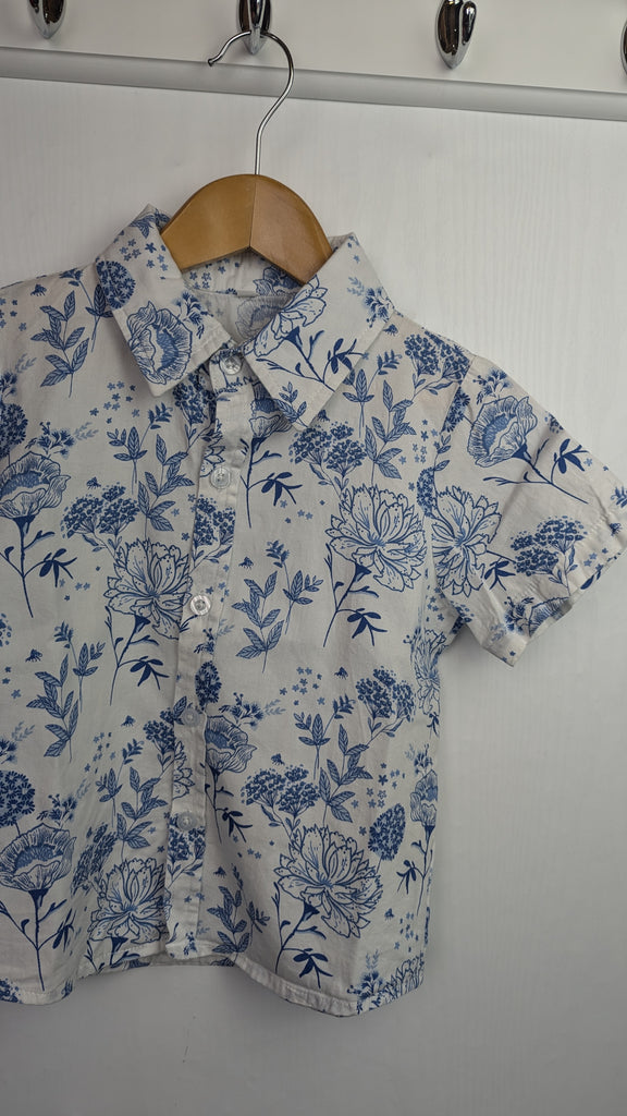 Unbranded White & Blue Floral Shirt - Boys 4-5 Years Little Ones Preloved Used, Preloved, Preworn & Second Hand Baby, Kids & Children's Clothing UK Online. Cheap affordable. Brands including Next, Joules, Nutmeg Morrisons, TU, F&F, H&M.