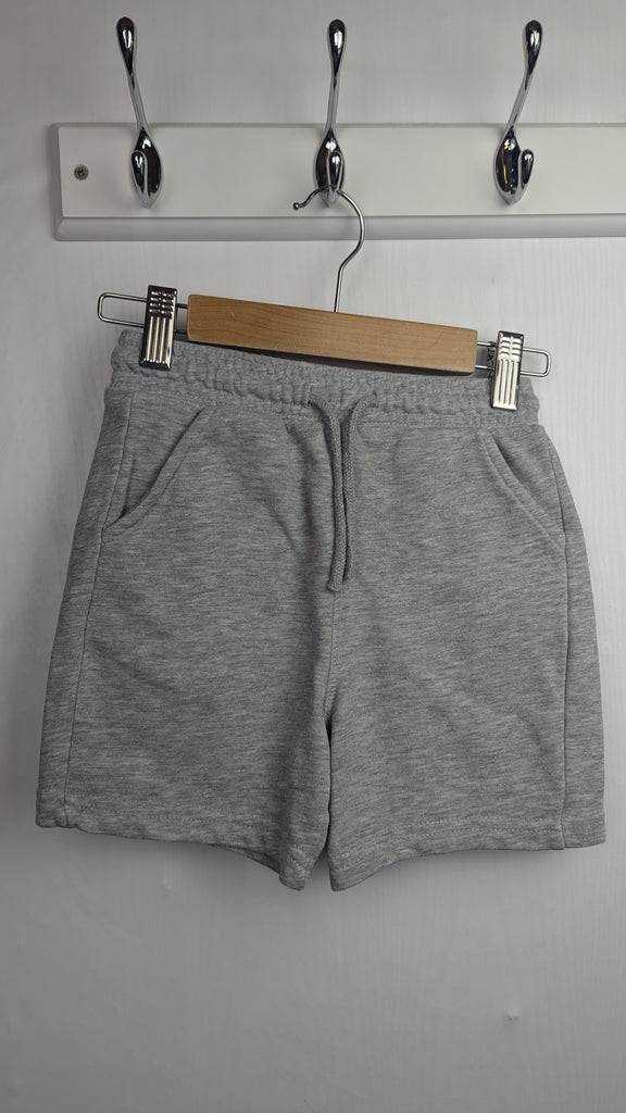 TU Grey Jersey Shorts - Boys 4-5 Years Little Ones Preloved Used, Preloved, Preworn & Second Hand Baby, Kids & Children's Clothing UK Online. Cheap affordable. Brands including Next, Joules, Nutmeg Morrisons, TU, F&F, H&M.