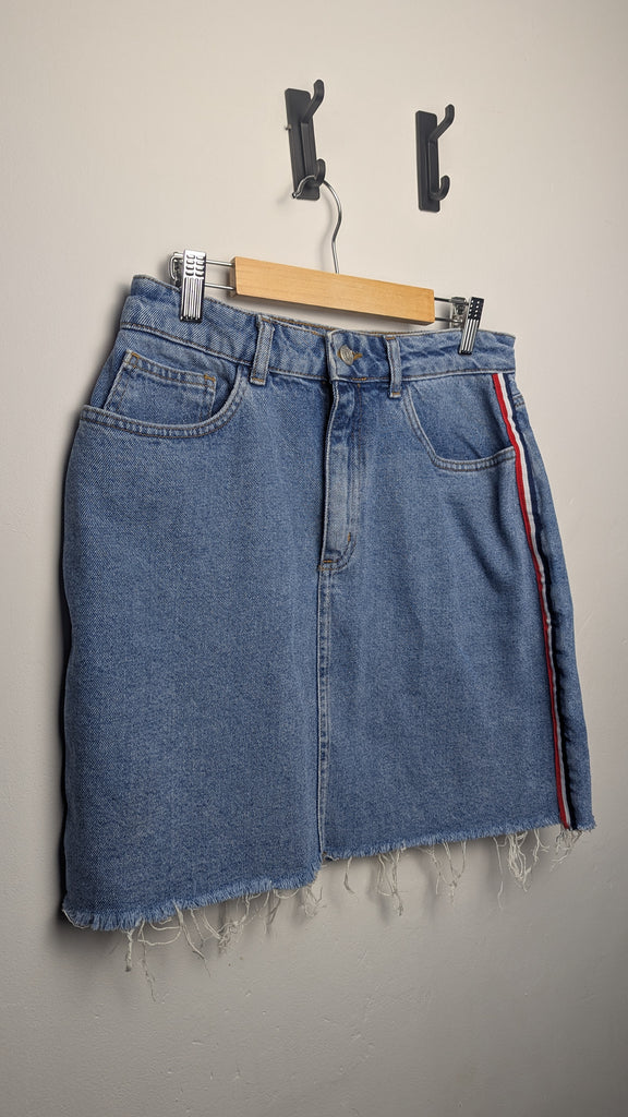 New Look Denim Frayed Skirt - Girls 15 Years Little Ones Preloved Used, Preloved, Preworn & Second Hand Baby, Kids & Children's Clothing UK Online. Cheap affordable. Brands including Next, Joules, Nutmeg Morrisons, TU, F&F, H&M.