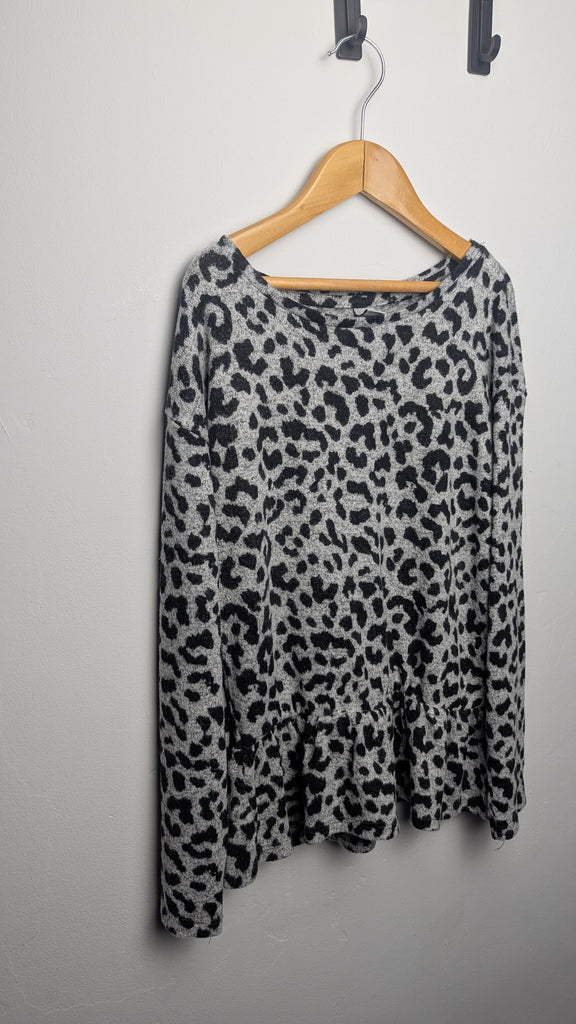 TU Grey Animal Print Long Sleeve Top - Girls 9 Years Little Ones Preloved Used, Preloved, Preworn & Second Hand Baby, Kids & Children's Clothing UK Online. Cheap affordable. Brands including Next, Joules, Nutmeg Morrisons, TU, F&F, H&M.