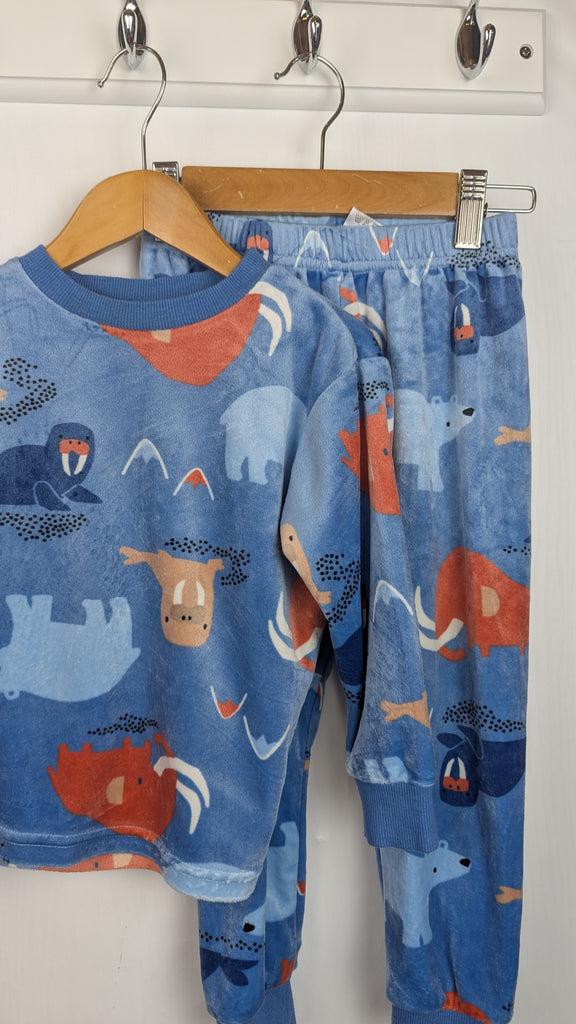 Matalan Blue Velour Pyjama Set - Boys 3-4 Years Little Ones Preloved Used, Preloved, Preworn & Second Hand Baby, Kids & Children's Clothing UK Online. Cheap affordable. Brands including Next, Joules, Nutmeg Morrisons, TU, F&F, H&M.