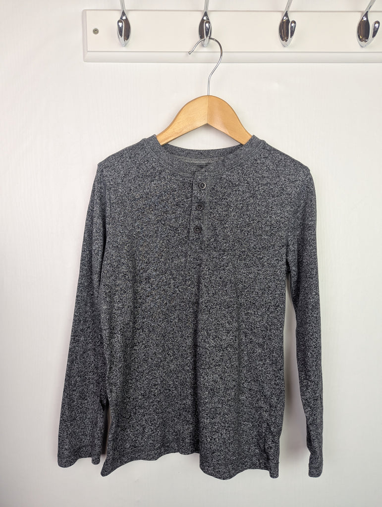 TU Grey Long Sleeve Top - Boys 6 Years Little Ones Preloved Used, Preloved, Preworn Baby, Girls & Boys Clothes. Kids & Children's second hand Clothing UK Online. Cheap affordable. Brands including Next, Joules, Nutmeg Morrisons, TU, F&F, H&M.