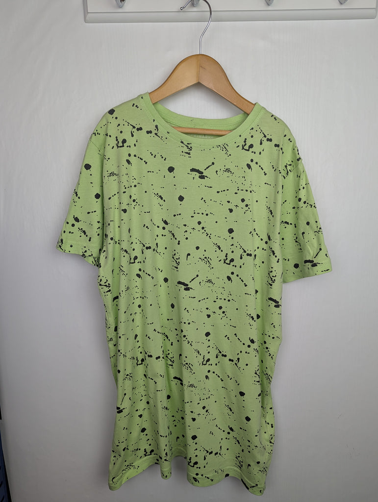 Primark Green Splatter Top - Boys 12-13 Years Little Ones Preloved Used, Preloved, Preworn Baby, Girls & Boys Clothes. Kids & Children's second hand Clothing UK Online. Cheap affordable. Brands including Next, Joules, Nutmeg Morrisons, TU, F&F, H&M.