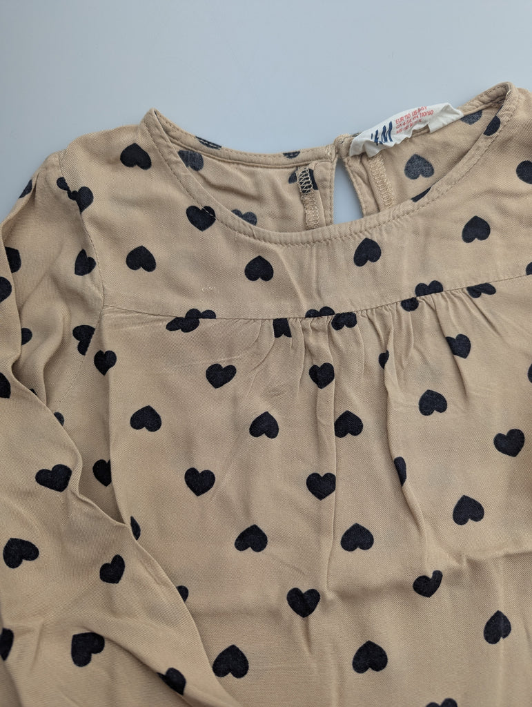 H&M Beige Heart Top - Girls 4-5 Years Little Ones Preloved Used, Preloved, Preworn Baby, Girls & Boys Clothes. Kids & Children's second hand Clothing UK Online. Cheap affordable. Brands including Next, Joules, Nutmeg Morrisons, TU, F&F, H&M.