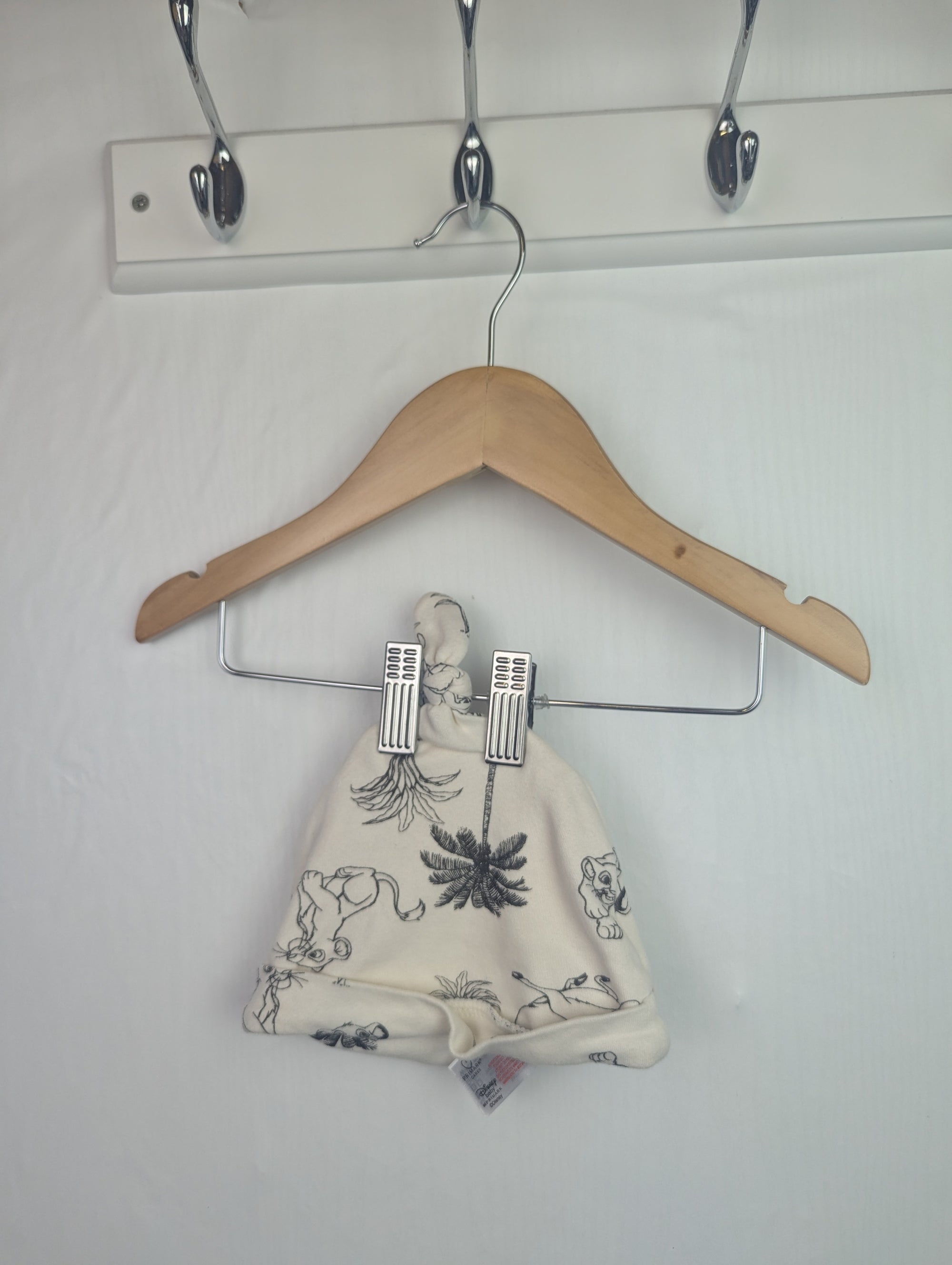NWOT's Primark Lion King Hat - Unisex Baby 3-6 Months Little Ones Preloved. Preloved Kids & Children’s Gently Used Clothing. Second Hand Baby, Girls & Boys Clothes. UK Postage
