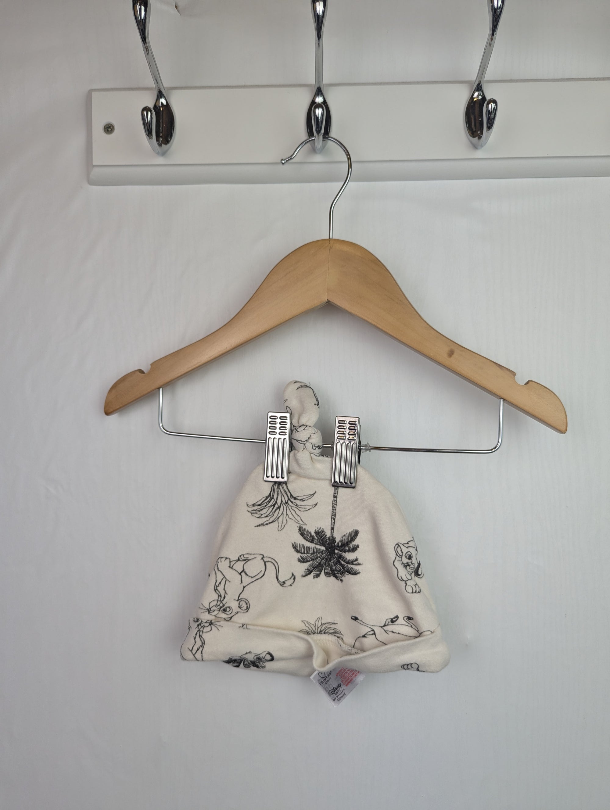 NWOT's Primark Lion King Hat - Unisex Baby 3-6 Months Little Ones Preloved. Preloved Kids & Children’s Gently Used Clothing. Second Hand Baby, Girls & Boys Clothes. UK Postage