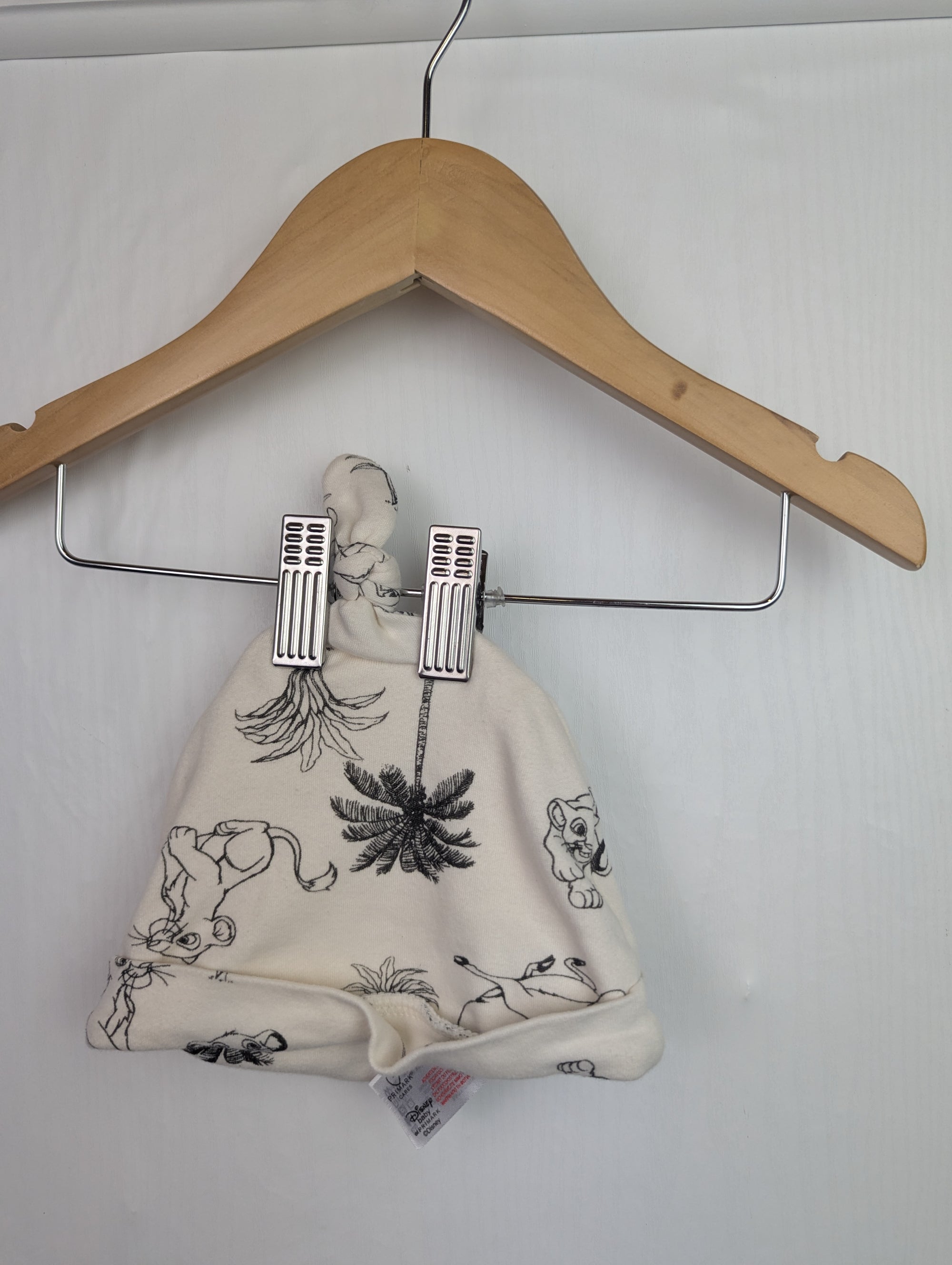 NWOT's Primark Lion King Hat - Unisex Baby 3-6 Months Little Ones Preloved. Preloved Kids & Children’s Gently Used Clothing. Second Hand Baby, Girls & Boys Clothes. UK Postage