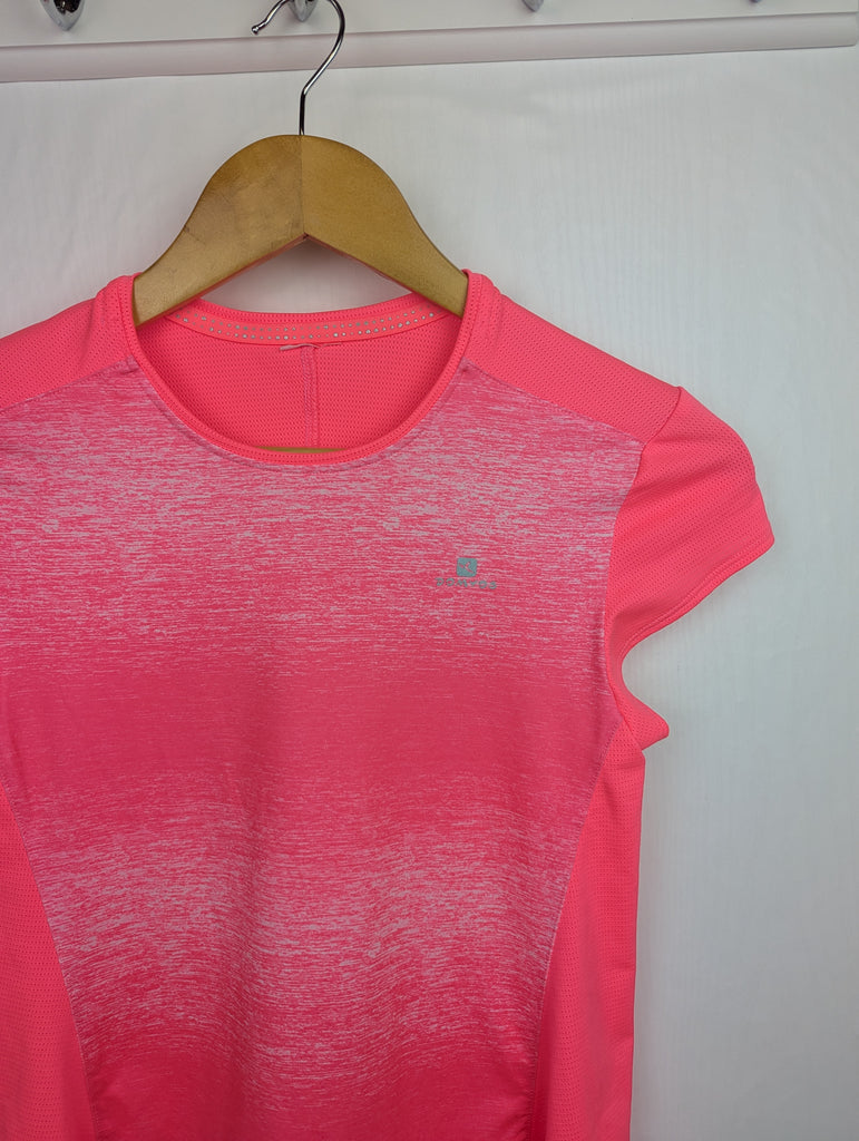 Decathlon Domyos Sports Top - Girls 10-11 Years Little Ones Preloved Second Hand Baby, Girls & Boys Clothes. UK Postage