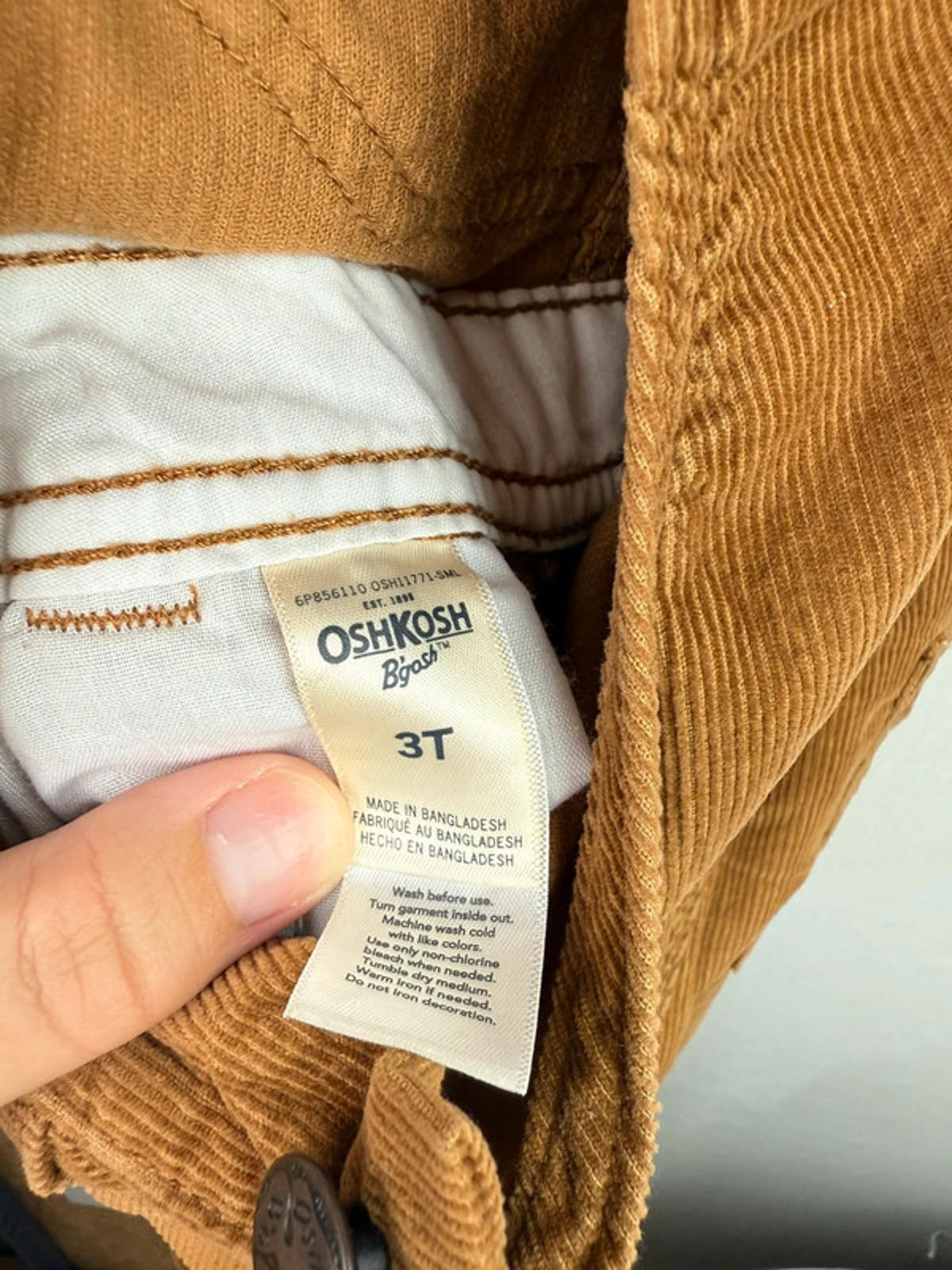 Vintage Oshkosh brown cord dungarees - Size 3T Little Ones Preloved. Preloved Kids & Children’s Gently Used Clothing. Second Hand Baby, Girls & Boys Clothes. UK Postage