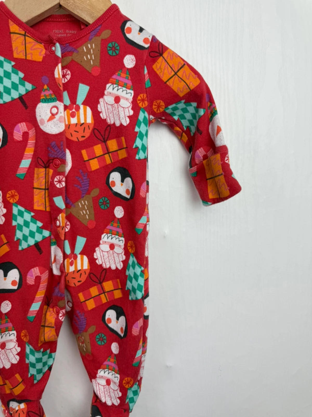 Next Red Christmas Sleepsuit - Unisex 0-1 Month