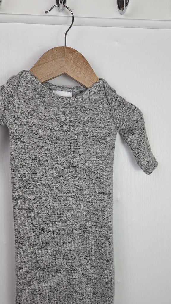 Aden & Anais Grey Knit Snuggle - Unisex 0-3 Months Little Ones Preloved Used, Preloved, Preworn Baby, Girls & Boys Clothes. Kids & Children's second hand Clothing UK Online. Cheap affordable. Brands including Next, Joules, Nutmeg Morrisons, TU, F&F, H&M.