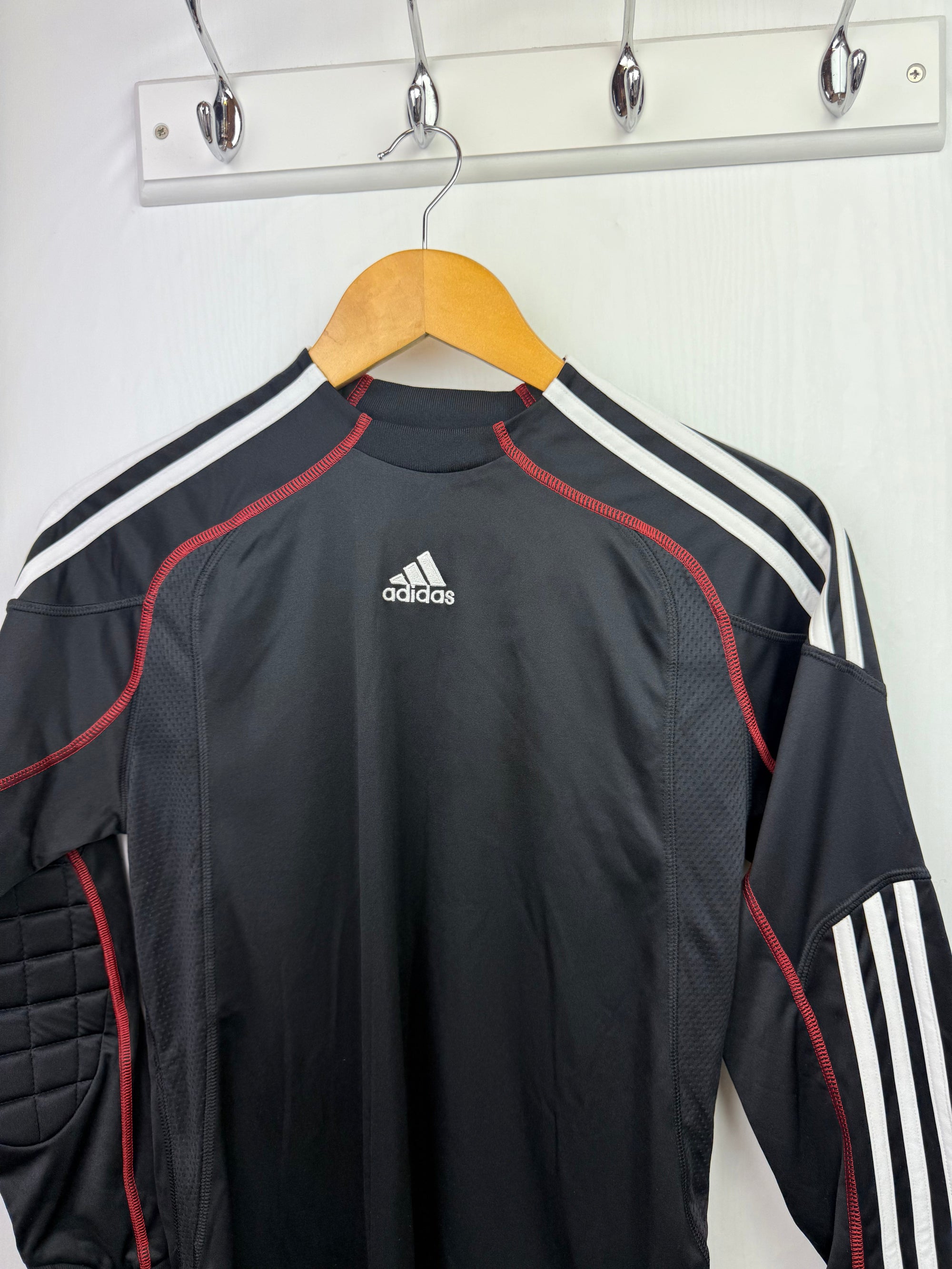 Adidas Long Sleeve Sports Top - Unisex 11 - 12 Years - Little Ones Preloved. Second Hand Children's & Preloved Baby, Kids, Girls & Boys Clothes. UK online
