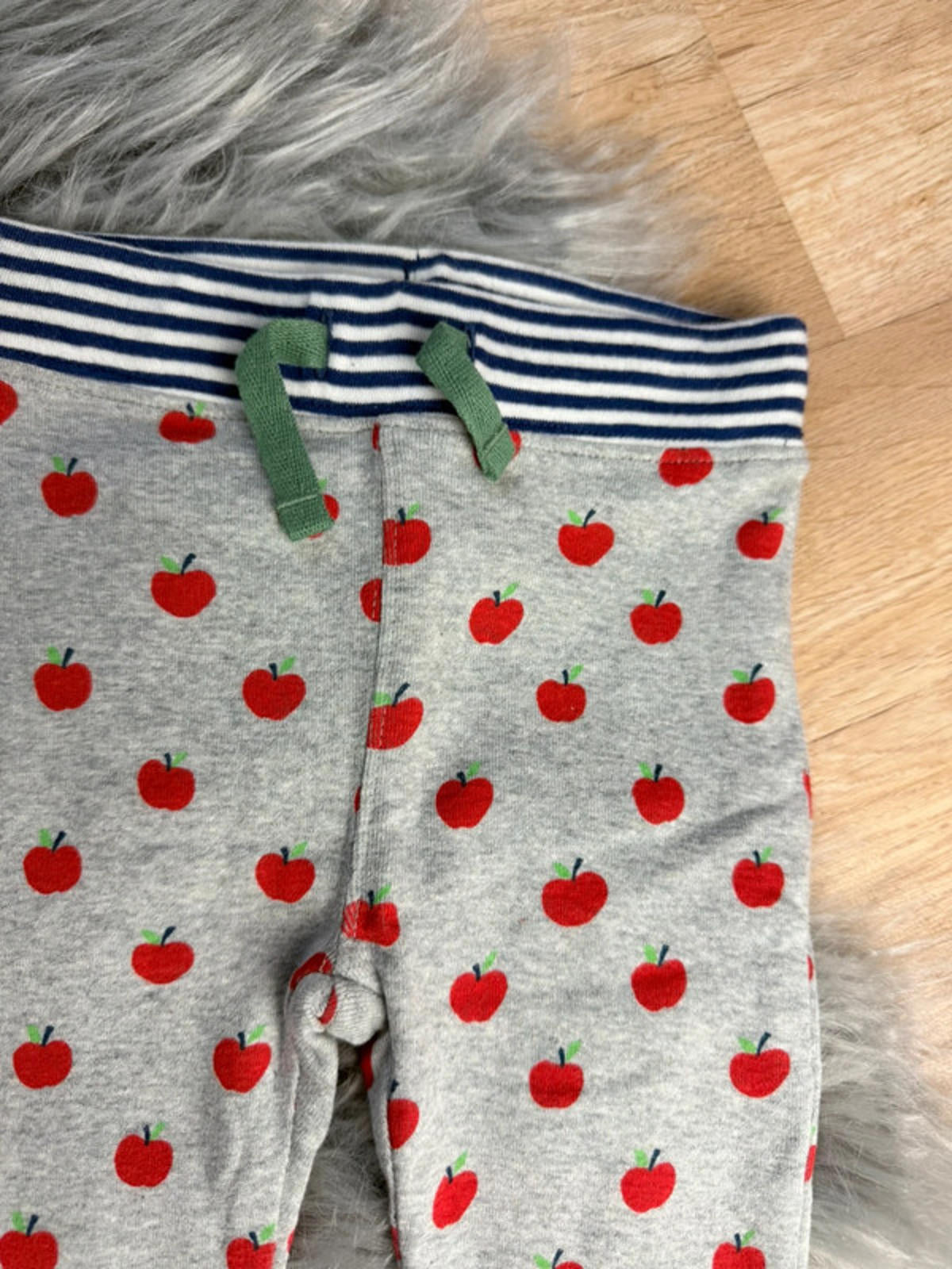 Nwot’s Ex-Boden Reversible Jogging Bottoms - Unisex 3-6 Months Little Ones Preloved. Preloved Kids & Children’s Gently Used Clothing. Second Hand Baby, Girls & Boys Clothes. UK Postage