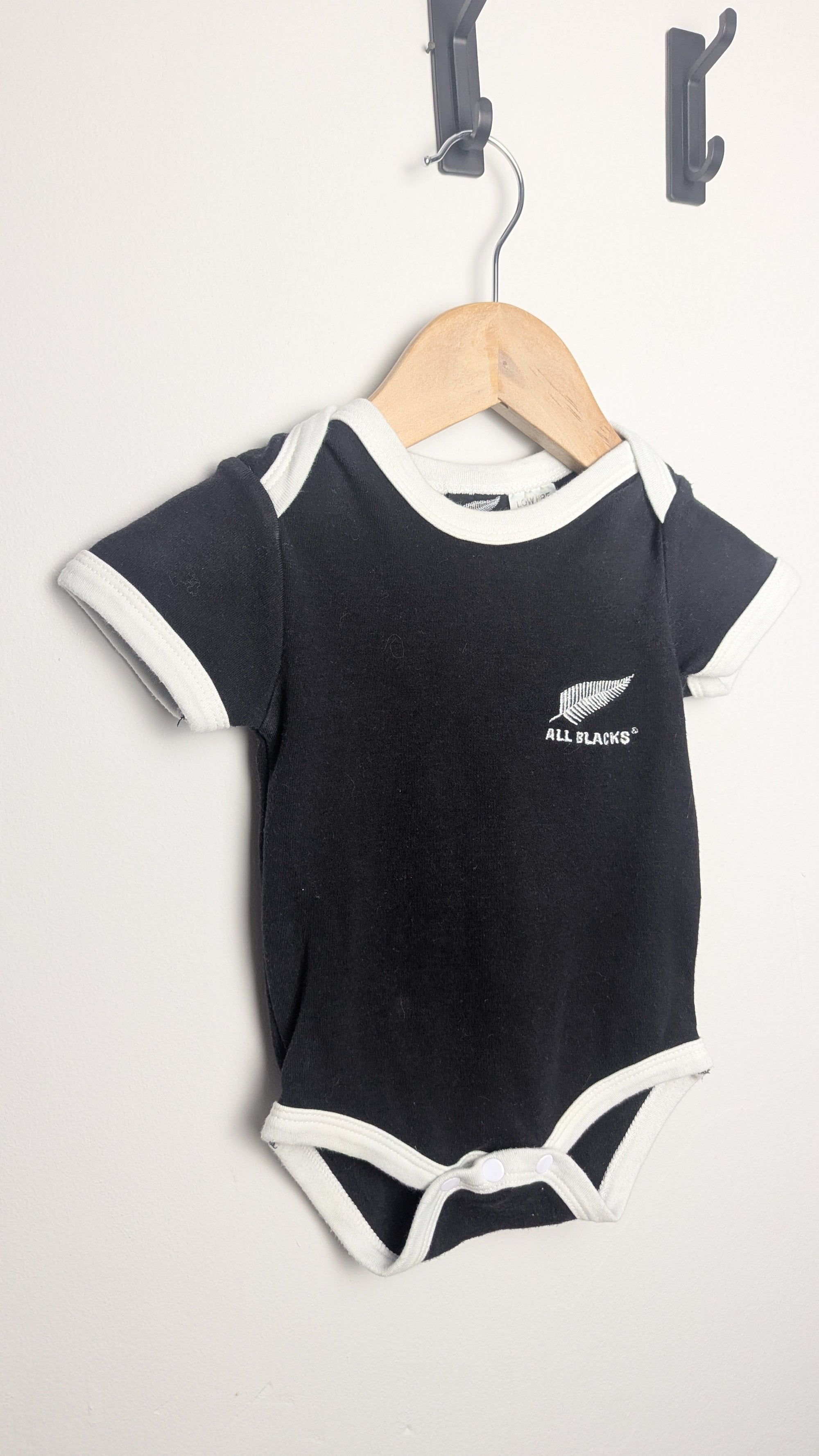 All Blacks Rugby Bodysuit - Unisex 0 - 3 Months - Little Ones Preloved. Second Hand Children's & Preloved Baby, Kids, Girls & Boys Clothes. UK online