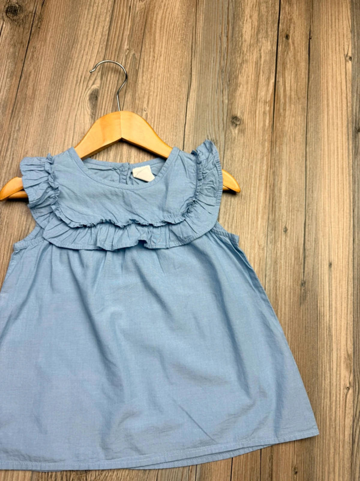 H&M Blue Sleeveless Top - Girls 18-24 Months Little Ones Preloved. Preloved Kids & Children’s Gently Used Clothing. Second Hand Baby, Girls & Boys Clothes. UK Postage