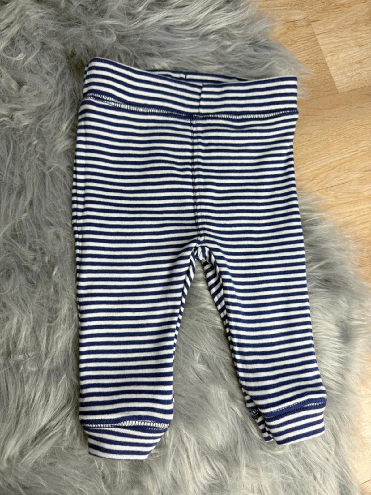 Nwot’s Ex-Boden Reversible Jogging Bottoms - Unisex 3-6 Months Little Ones Preloved. Preloved Kids & Children’s Gently Used Clothing. Second Hand Baby, Girls & Boys Clothes. UK Postage
