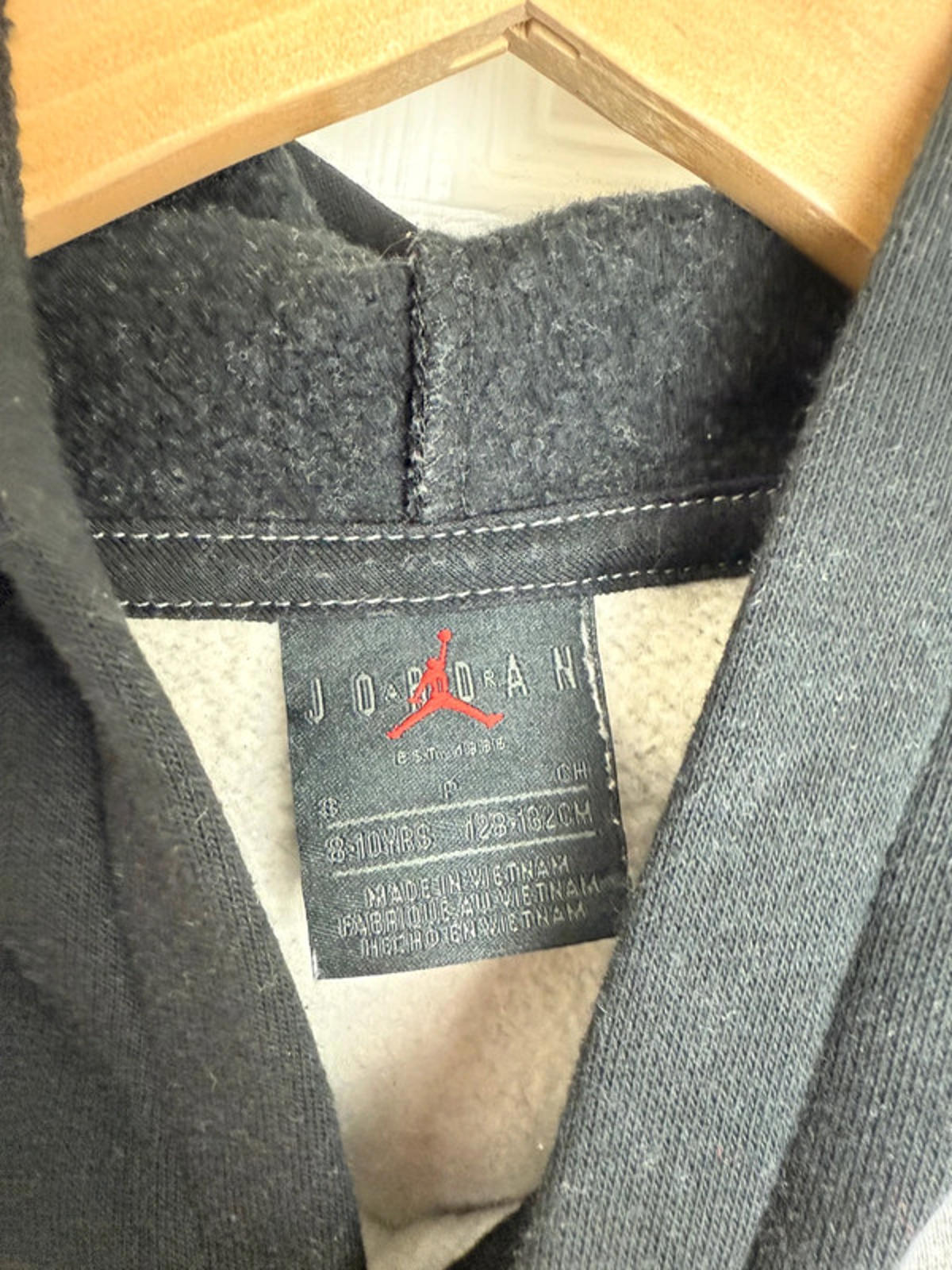 Nike Air Jordan Grey & Black Hoodie - Boys 8-10 Years Little Ones Preloved. Preloved Kids & Children’s Gently Used Clothing. Second Hand Baby, Girls & Boys Clothes. UK Postage