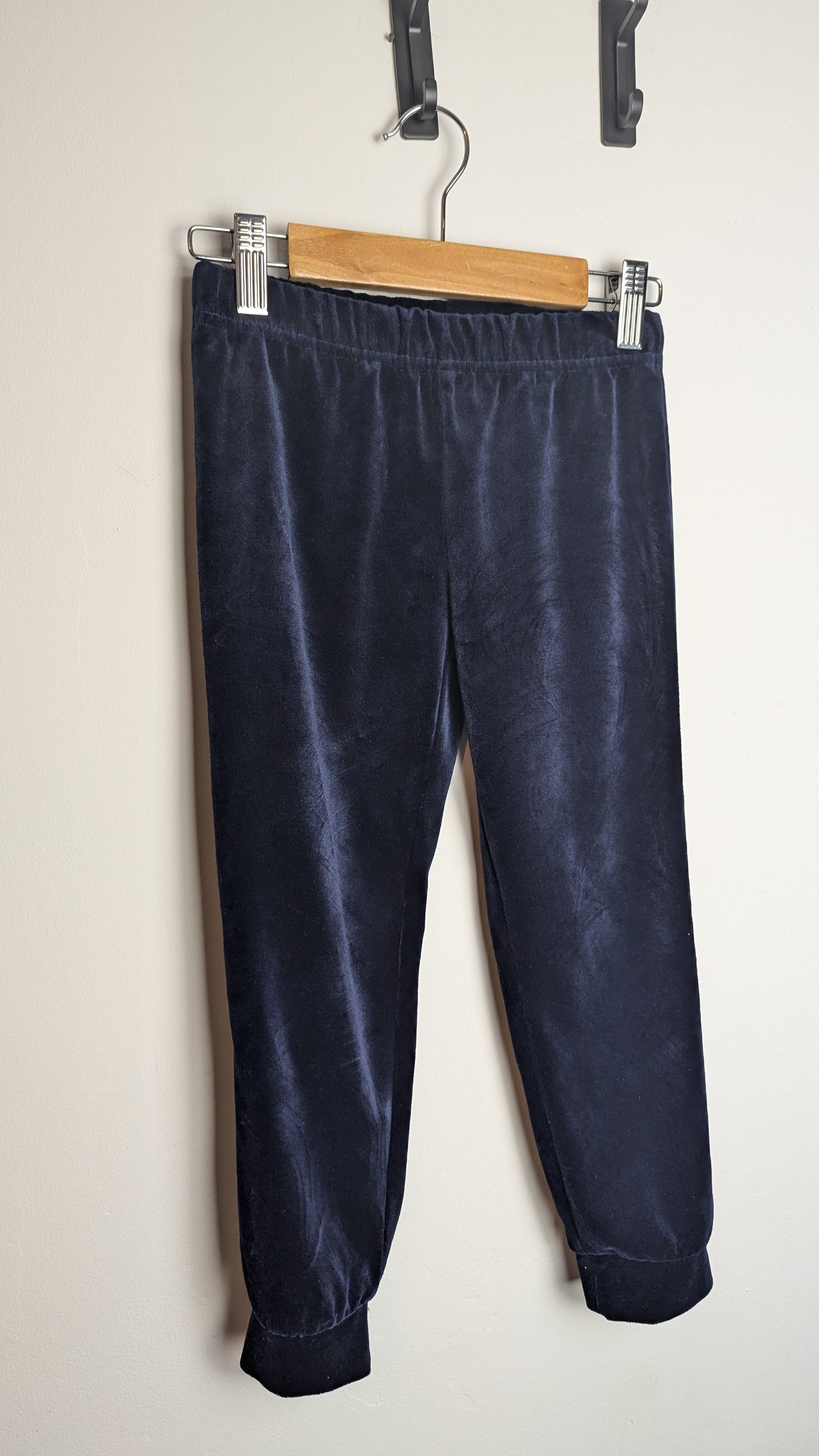 Billie Blush Navy Velvet Jogging Bottoms - Girls 5 Years - Little Ones Preloved. Second Hand Children's & Preloved Baby, Kids, Girls & Boys Clothes. UK online