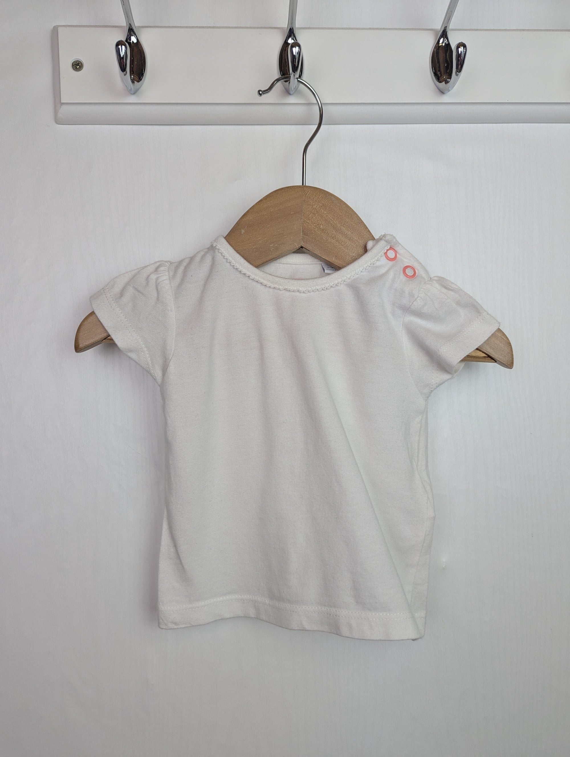 Blue Zoo Plain White Top - Girls 0 - 3 Months - Little Ones Preloved. Second Hand Children's & Preloved Baby, Kids, Girls & Boys Clothes. UK online
