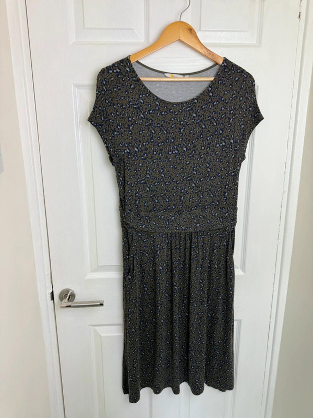 Boden Green Animal Print Dress - Ladies Size 14 - Little Ones Preloved. Second Hand Children's & Preloved Baby, Kids, Girls & Boys Clothes. UK online