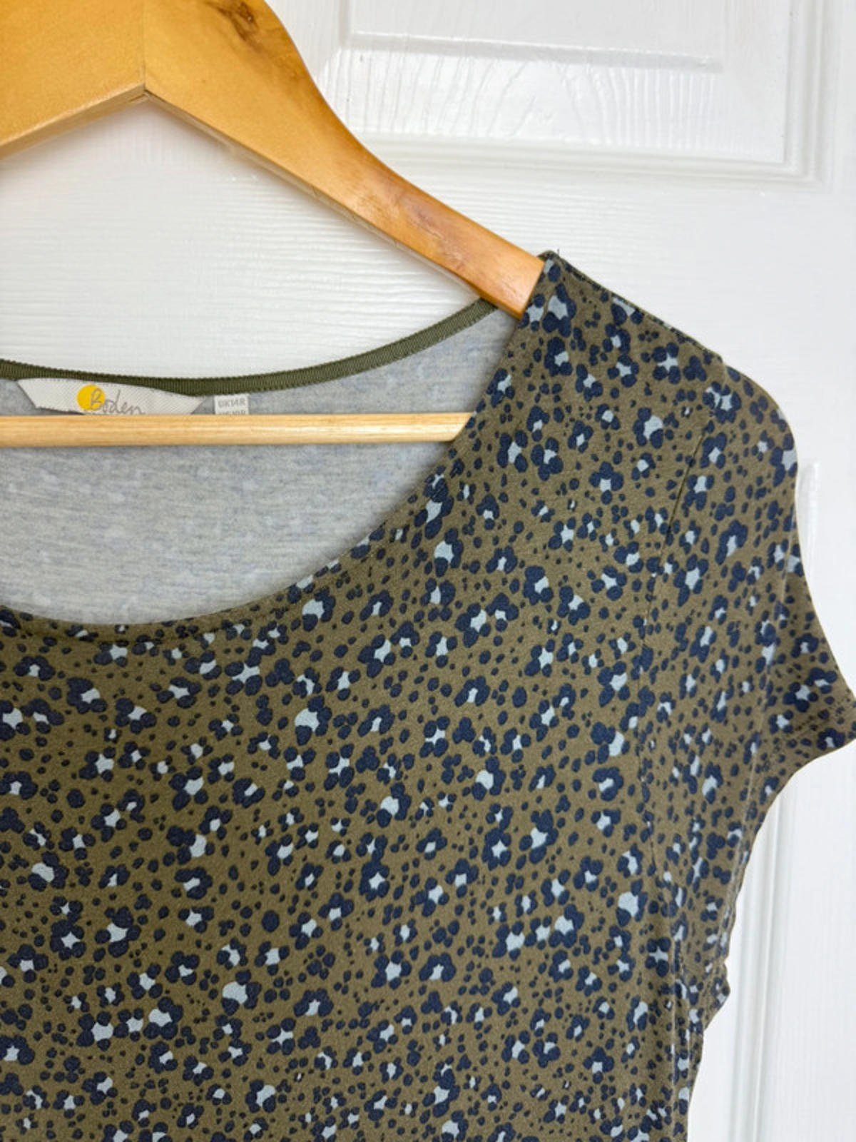 Boden Green Animal Print Dress - Ladies Size 14 - Little Ones Preloved. Second Hand Children's & Preloved Baby, Kids, Girls & Boys Clothes. UK online
