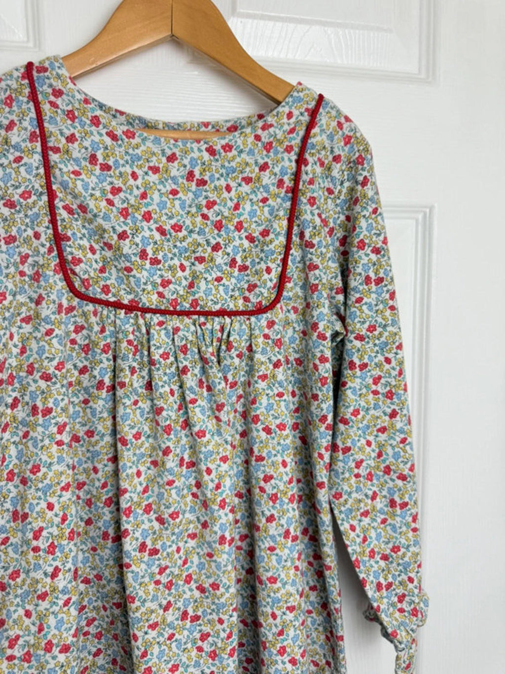 Cath Kids Ditsy Floral Long Sleeve Dress - Girls 7 - 8 Years - Little Ones Preloved. Second Hand Children's & Preloved Baby, Kids, Girls & Boys Clothes. UK online