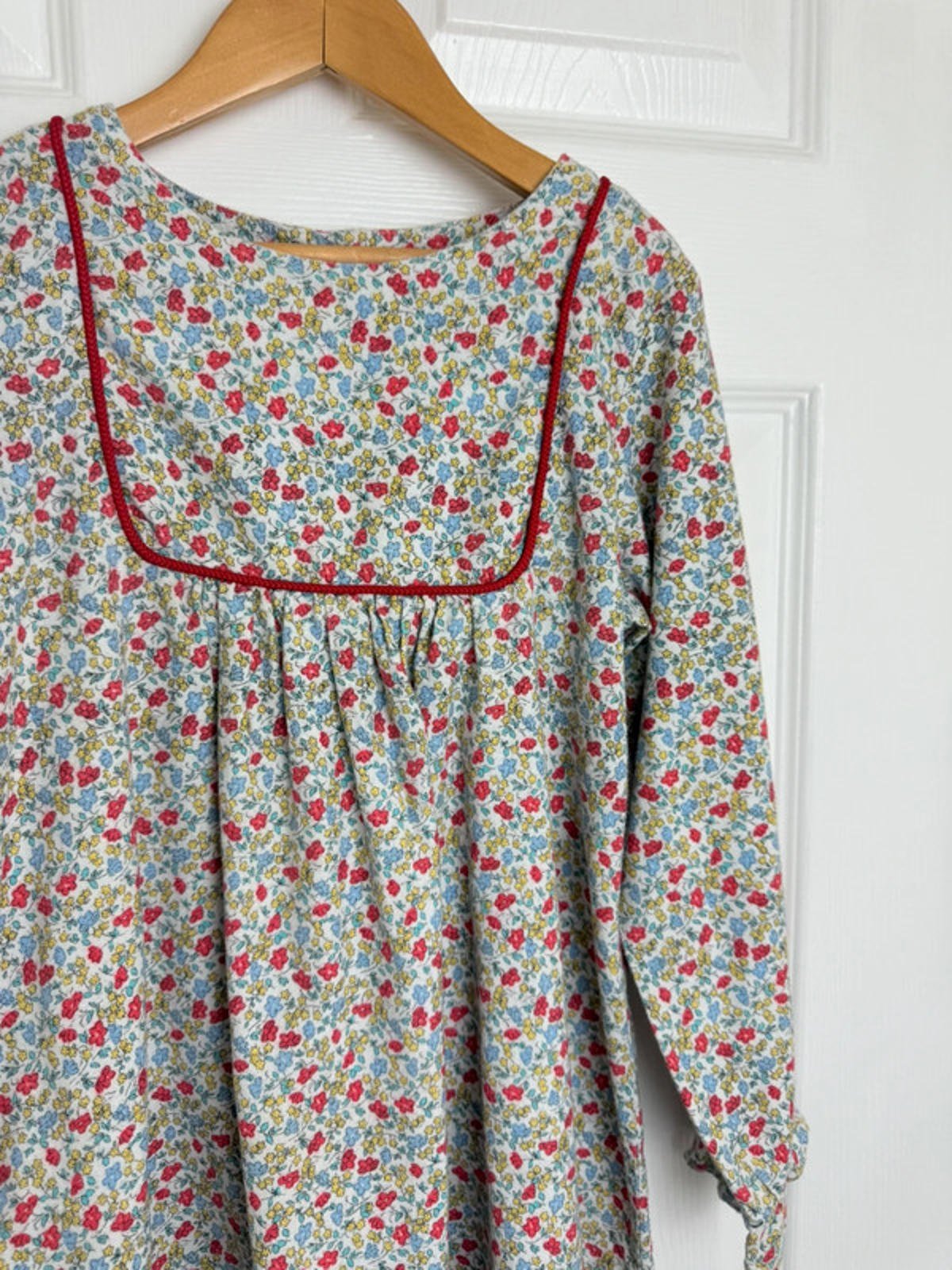 Cath Kids Ditsy Floral Long Sleeve Dress - Girls 7 - 8 Years - Little Ones Preloved. Second Hand Children's & Preloved Baby, Kids, Girls & Boys Clothes. UK online