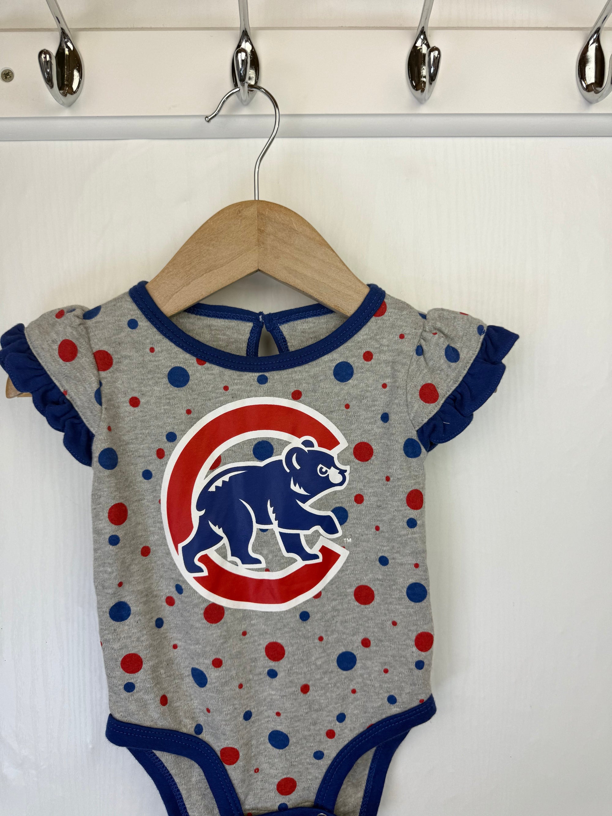 Chicago Cubs Girls Bodysuit - Baby Girls 3 - 6 Months - Little Ones Preloved. Second Hand Children's & Preloved Baby, Kids, Girls & Boys Clothes. UK online
