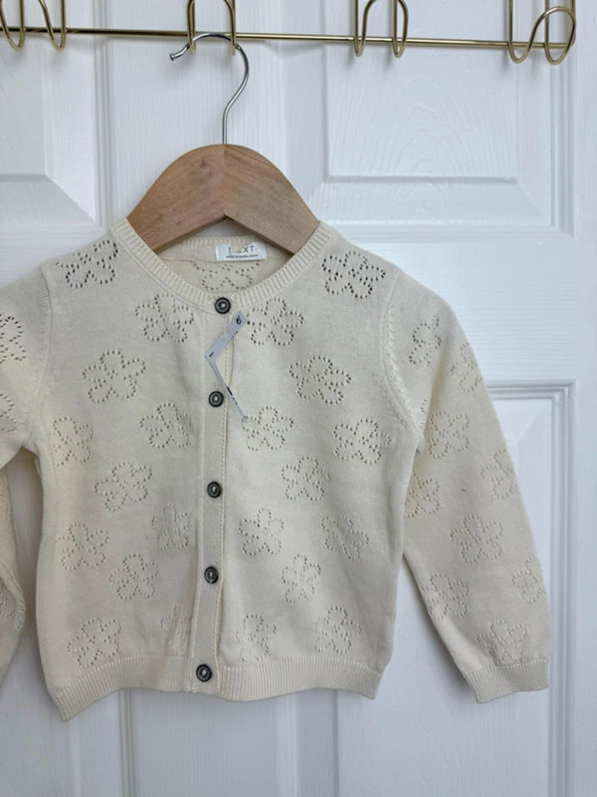 NEW ex-Next Floral Cream Cardigan - Girls 12-18 Months Little Ones Preloved. Preloved Kids & Children’s Gently Used Clothing. Second Hand Baby, Girls & Boys Clothes. UK Postage