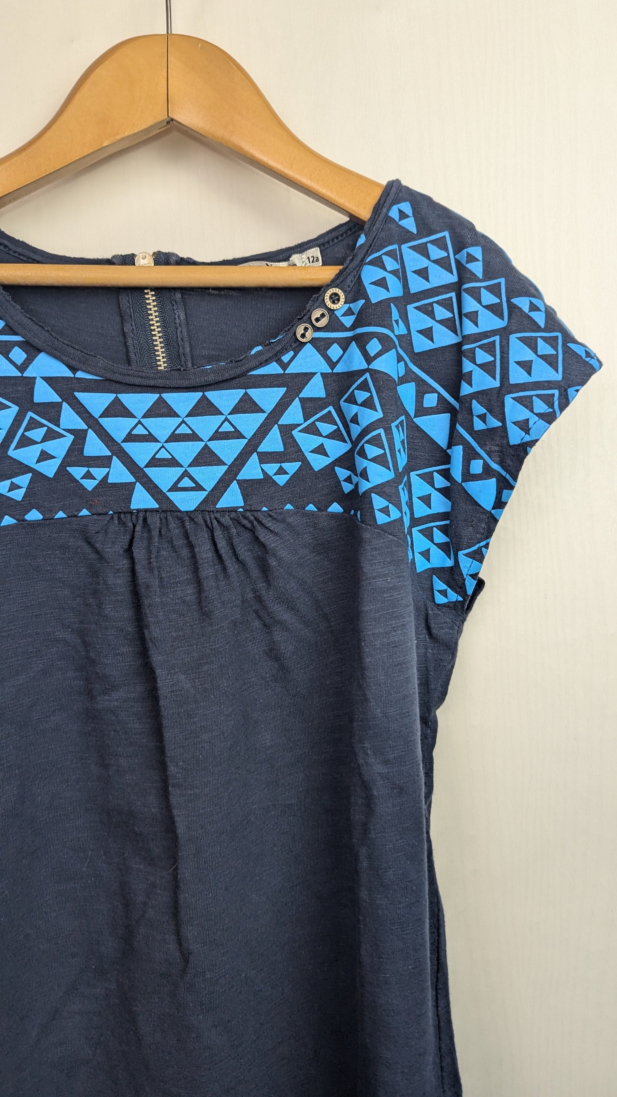 DDP Navy & Blue Triangle Top - Girls 12 Years - Little Ones Preloved. Second Hand Children's & Preloved Baby, Kids, Girls & Boys Clothes. UK online