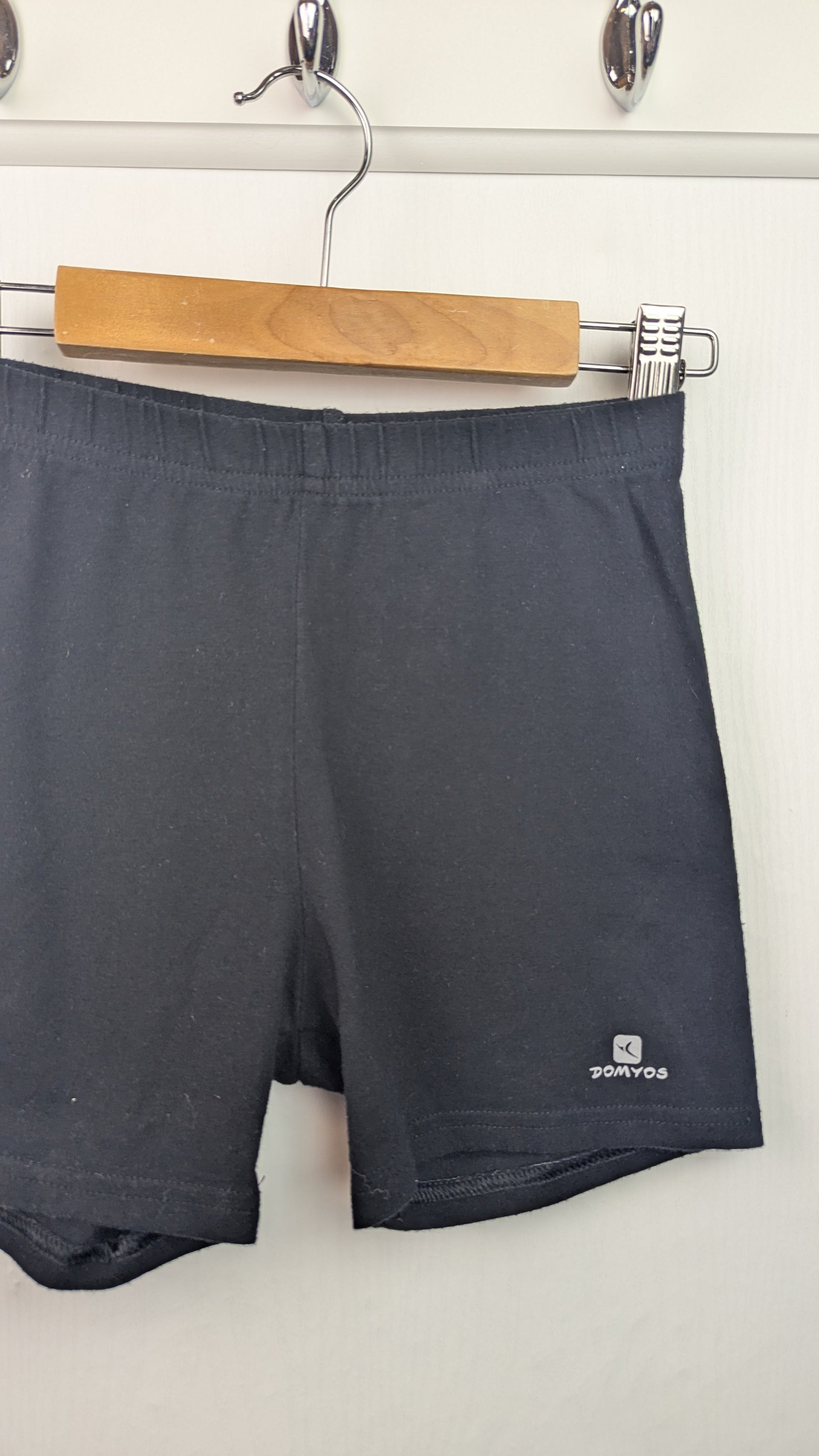 Decathlon Black Cycle Shorts - Unisex 9 - 10 Years - Little Ones Preloved. Second Hand Children's & Preloved Baby, Kids, Girls & Boys Clothes. UK online