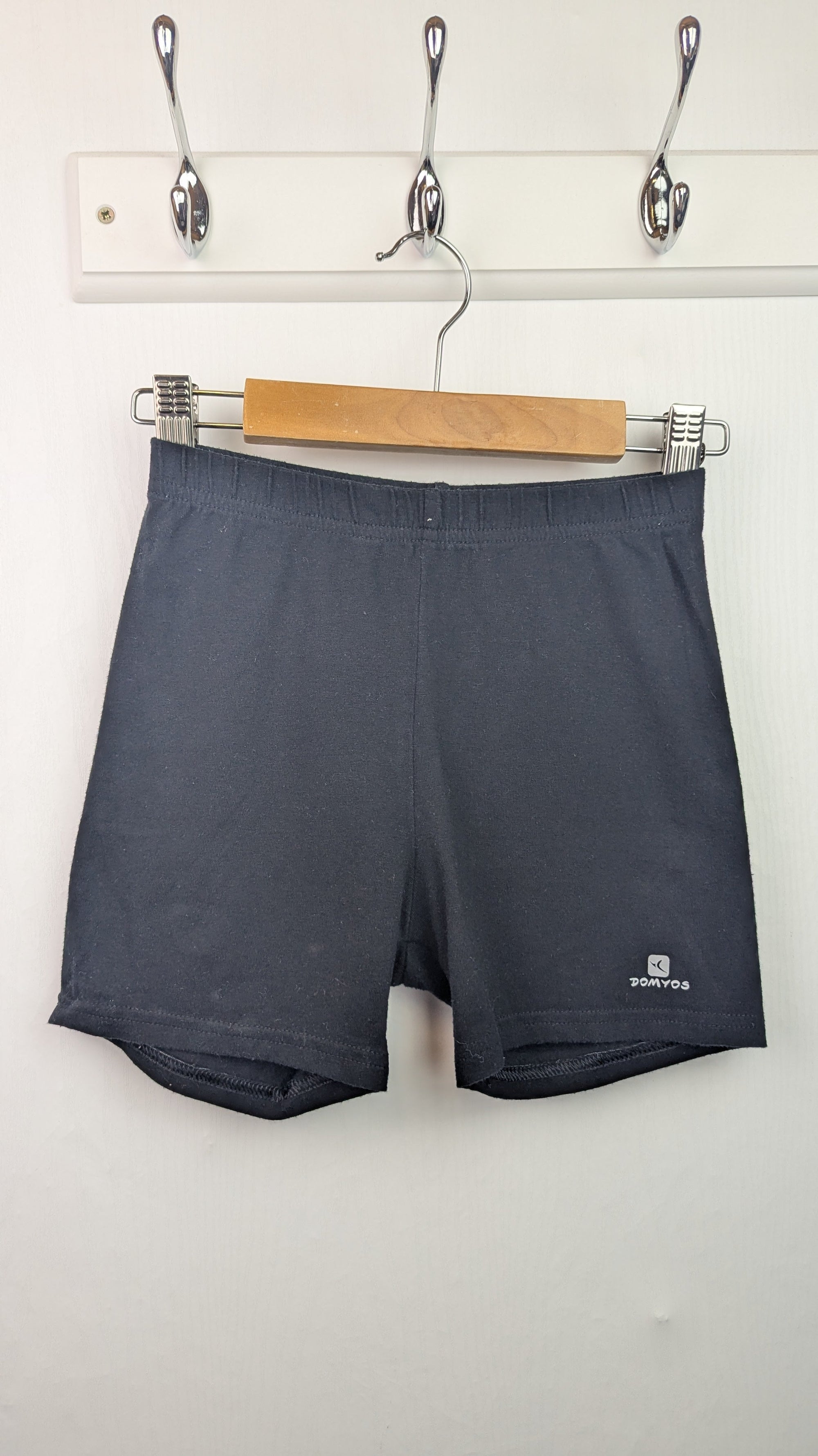 Decathlon Black Cycle Shorts - Unisex 9 - 10 Years - Little Ones Preloved. Second Hand Children's & Preloved Baby, Kids, Girls & Boys Clothes. UK online