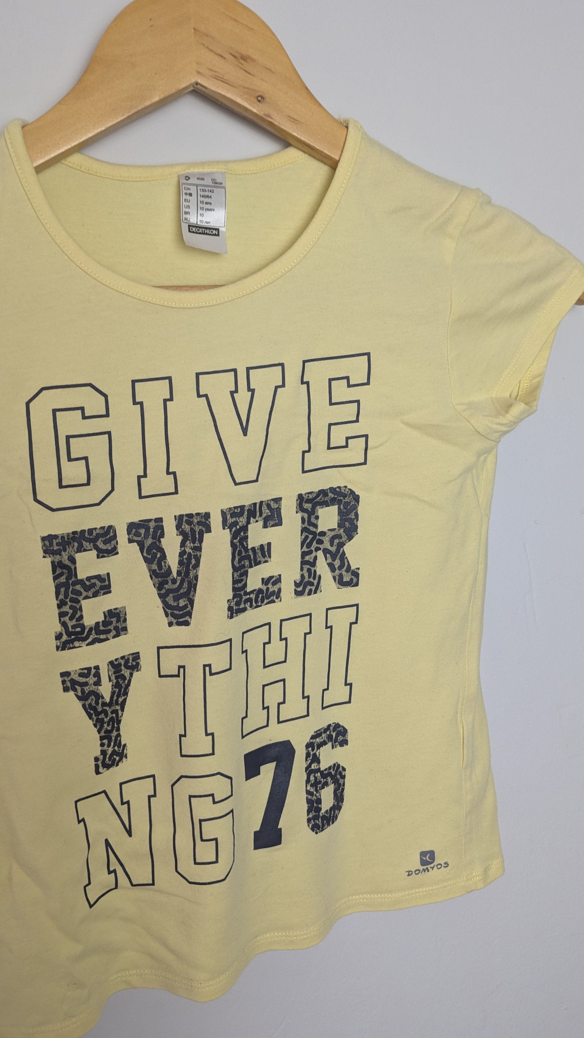 Decathlon 'Give Everything' Top - Girls 10 Years - Little Ones Preloved. Second Hand Children's & Preloved Baby, Kids, Girls & Boys Clothes. UK online