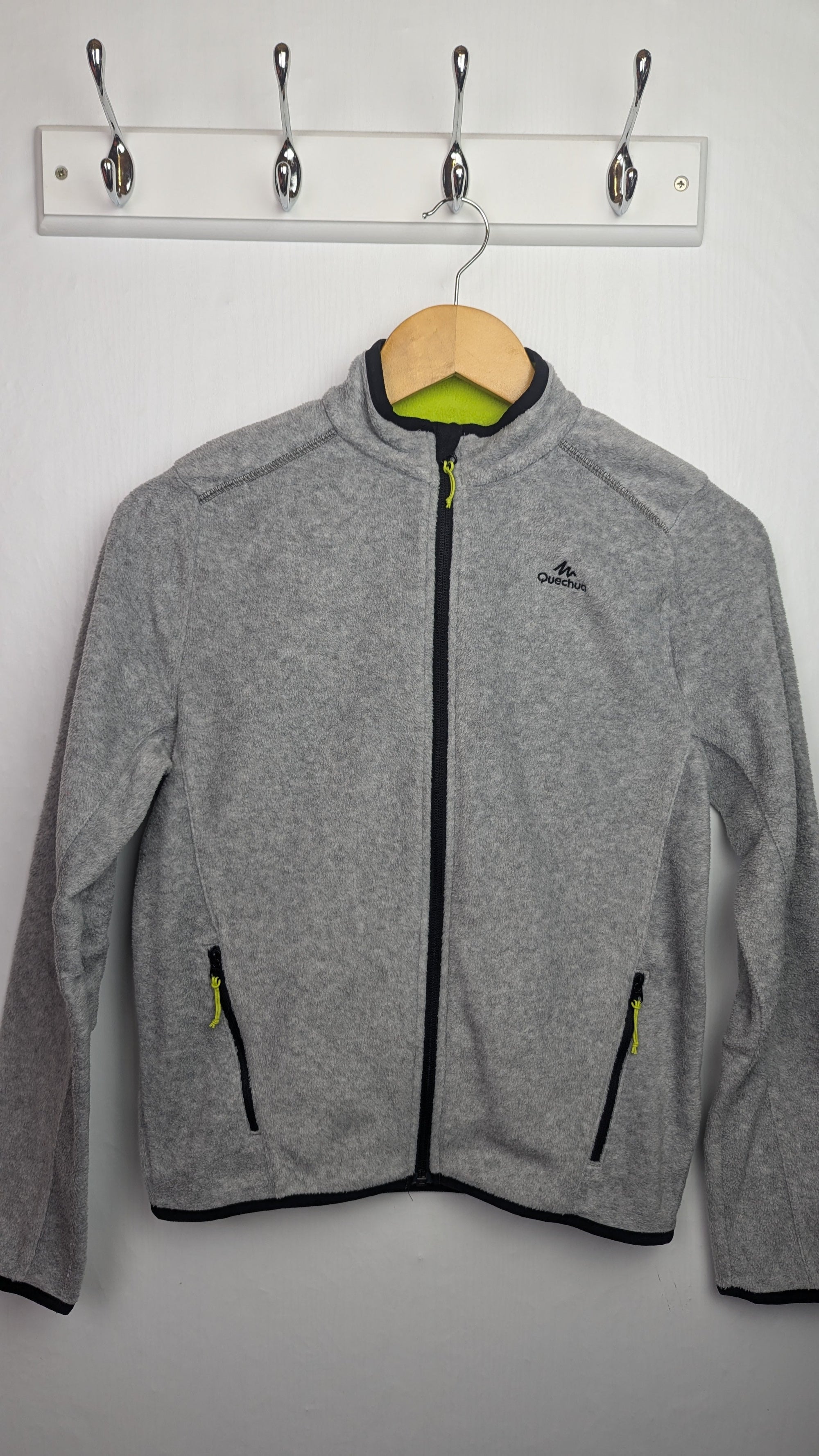 Decathlon Grey & Green Zip Fleece - Unisex 14 Years - Little Ones Preloved. Second Hand Children's & Preloved Baby, Kids, Girls & Boys Clothes. UK online