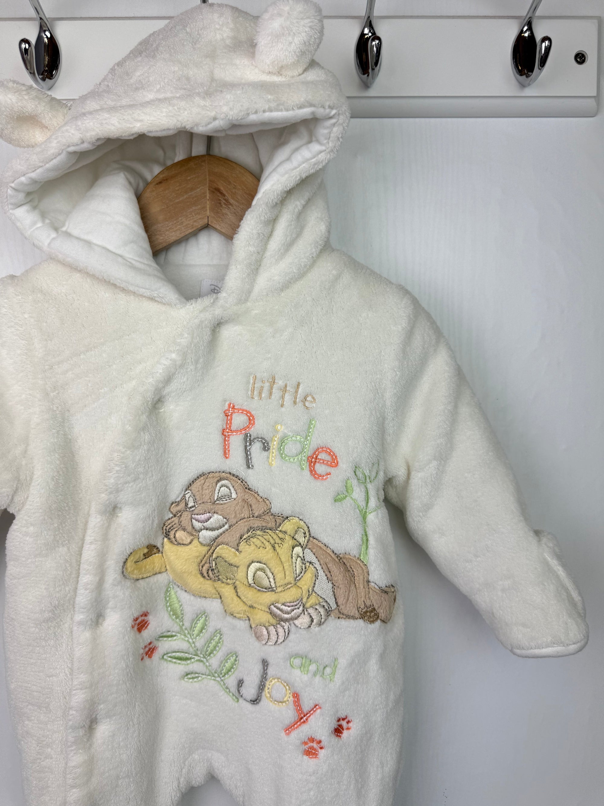 Disney Lion King Pramsuit - Unisex 3 - 6 Months - Little Ones Preloved. Second Hand Children's & Preloved Baby, Kids, Girls & Boys Clothes. UK online