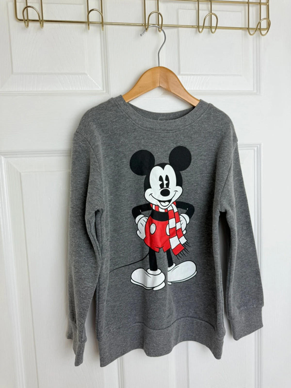 Disney Mickey Mouse grey jumper - unisex 5 - 6 years - Little Ones Preloved. Second Hand Children's & Preloved Baby, Kids, Girls & Boys Clothes. UK online
