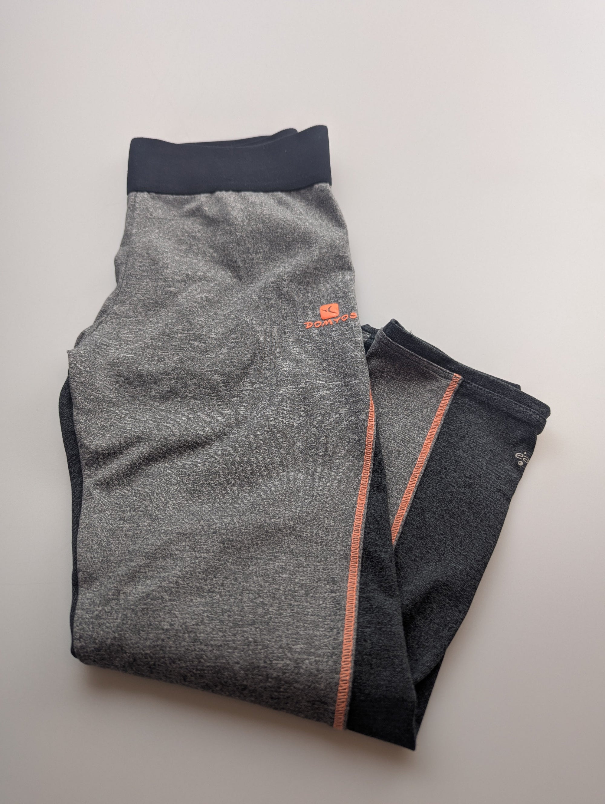 Domyos Decathlon Cropped Leggings - Girls 10 Years - Little Ones Preloved. Second Hand Children's & Preloved Baby, Kids, Girls & Boys Clothes. UK online