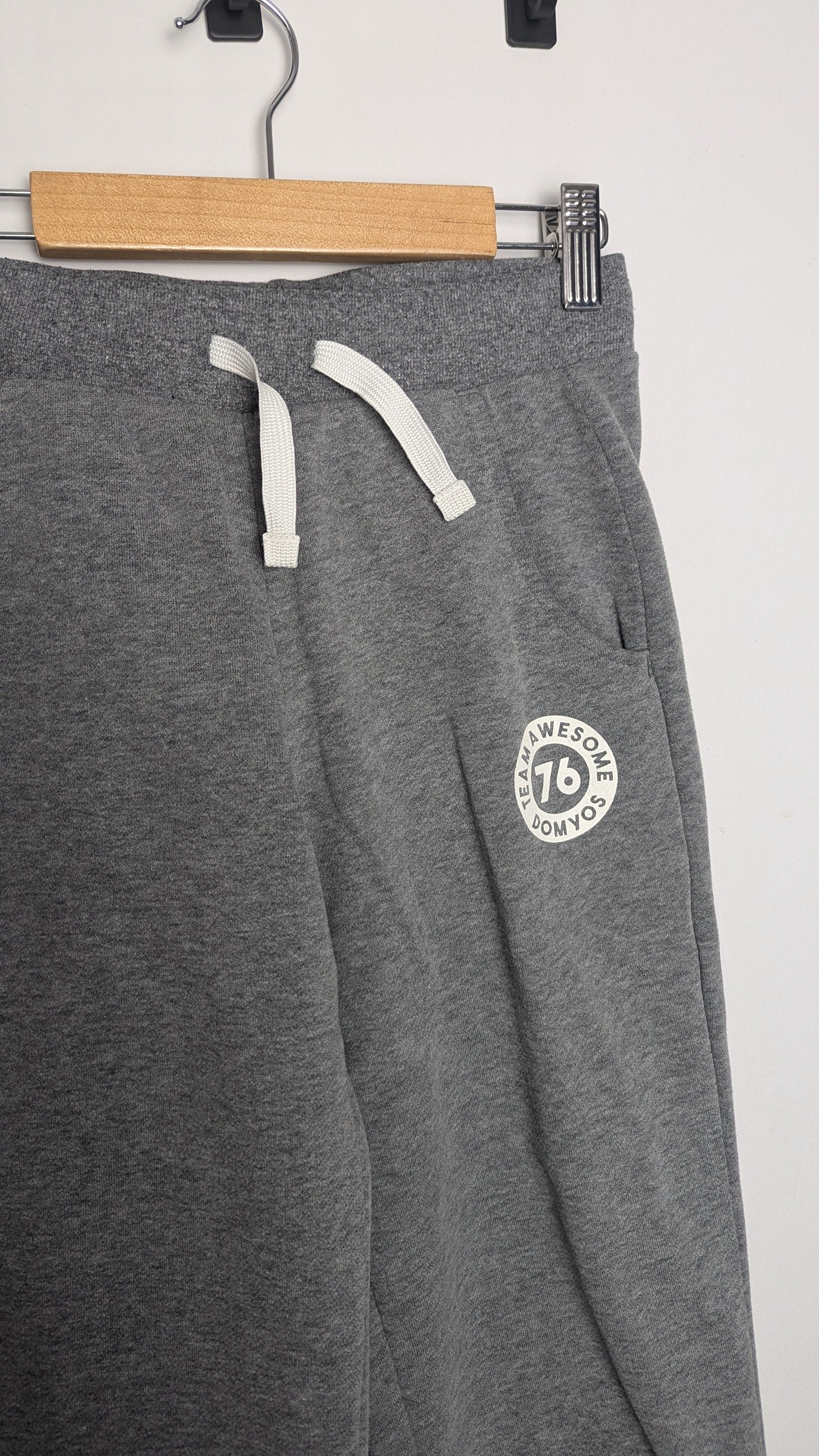 Domyos Decathlon Grey Jogging Bottoms - Girls 10 - 11 Years - Little Ones Preloved. Second Hand Children's & Preloved Baby, Kids, Girls & Boys Clothes. UK online