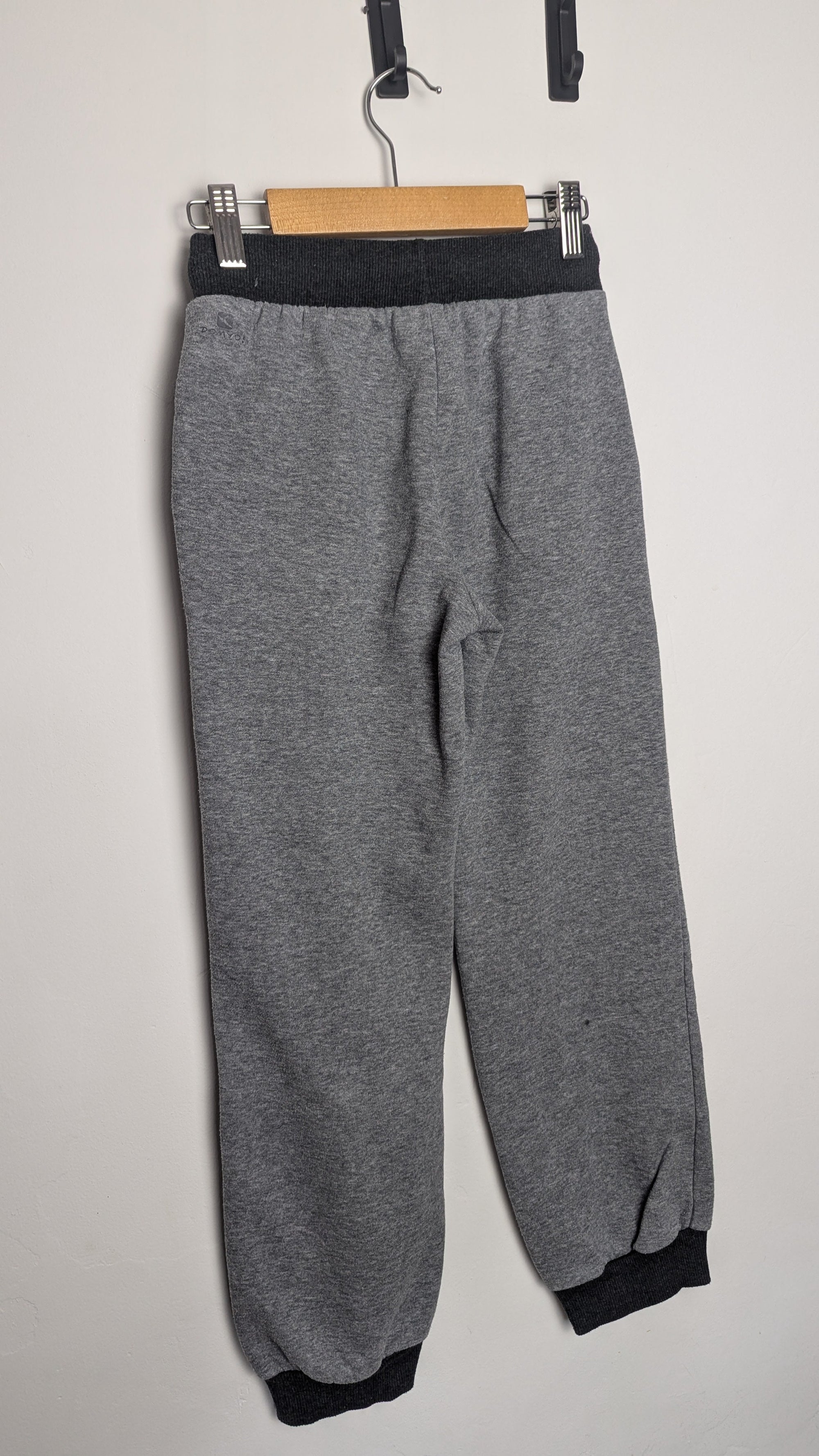 Domyos Decathlon Grey & Pink Jogging Bottoms - Girls 10 Years - Little Ones Preloved. Second Hand Children's & Preloved Baby, Kids, Girls & Boys Clothes. UK online