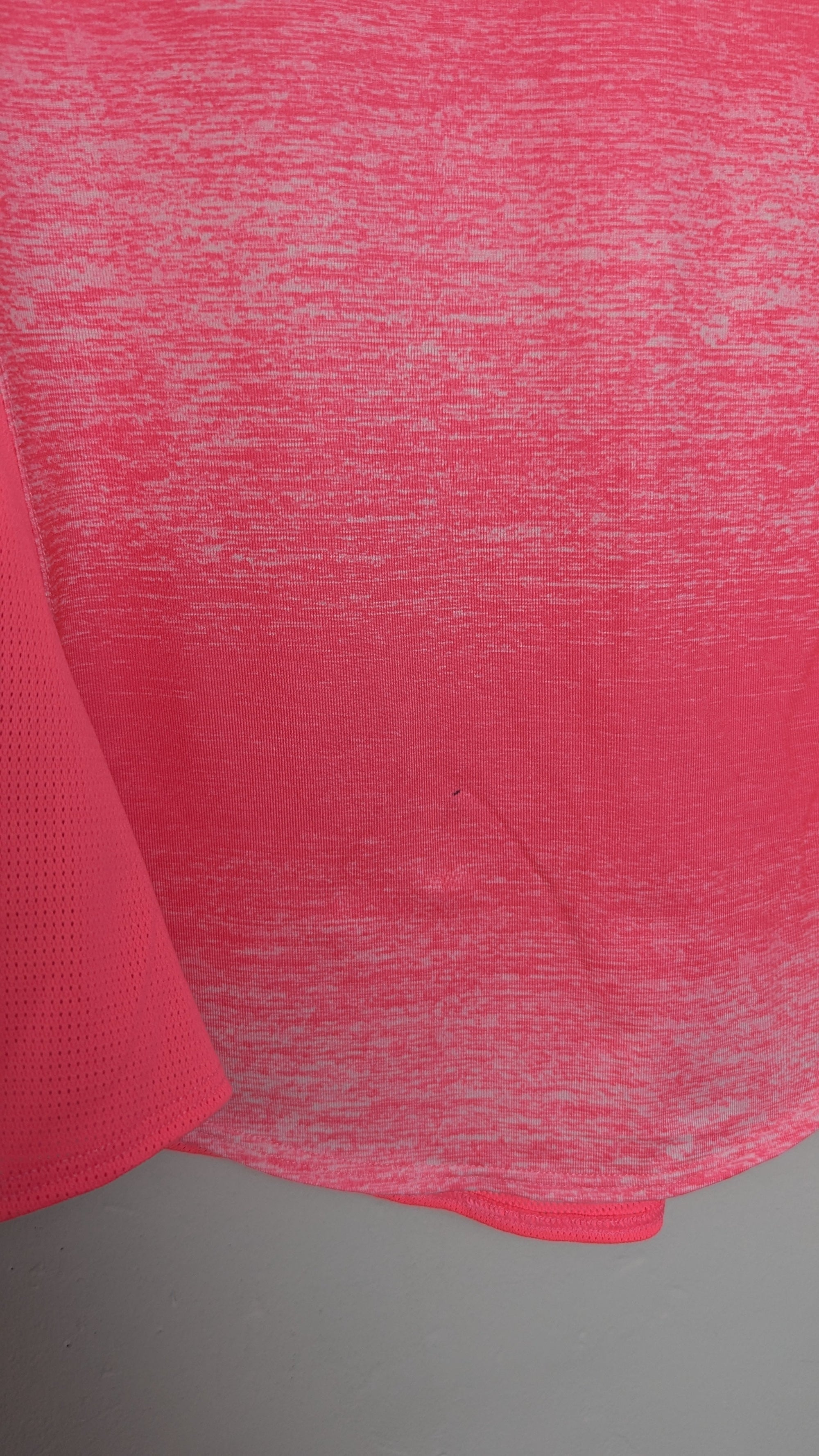 Domyos Decathlon Pink Gym Top - Girls 10 - 11 Years - Little Ones Preloved. Second Hand Children's & Preloved Baby, Kids, Girls & Boys Clothes. UK online
