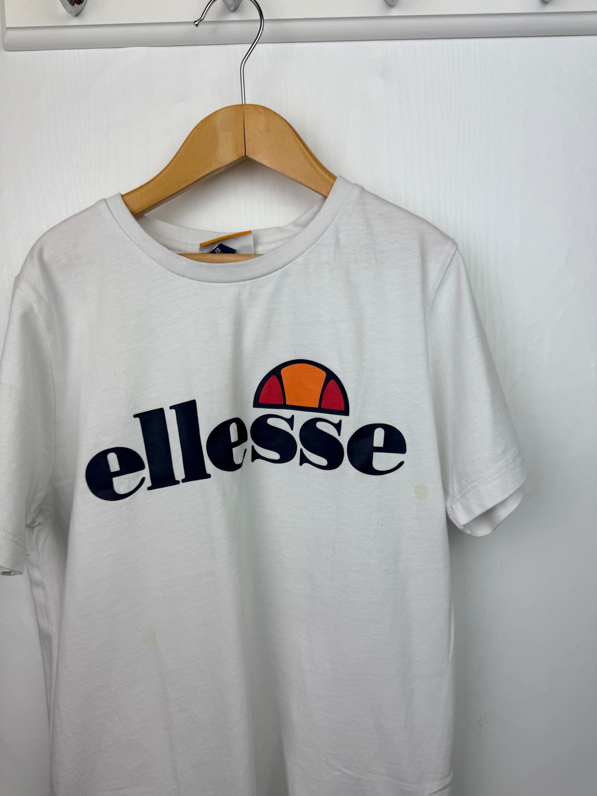 Ellesse Short Sleeve Top - Unisex 10 - 11 Years - Little Ones Preloved. Second Hand Children's & Preloved Baby, Kids, Girls & Boys Clothes. UK online