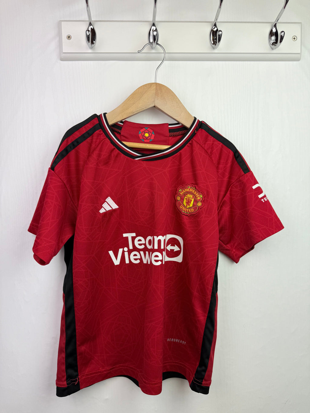 England Red Rugby Shirt - Unisex 5 - 6 Years - Little Ones Preloved. Second Hand Children's & Preloved Baby, Kids, Girls & Boys Clothes. UK online