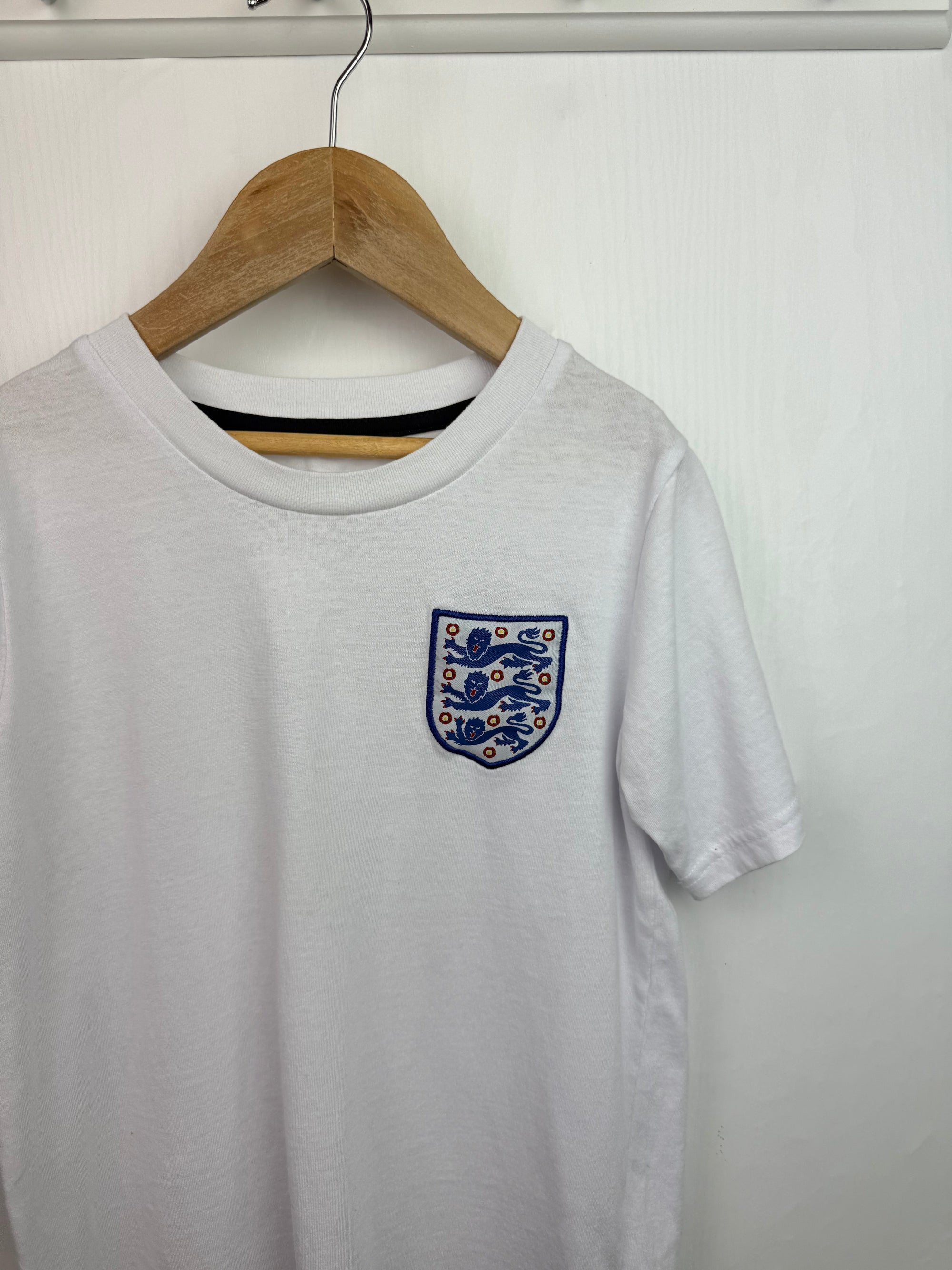 England Short Sleeve Top - Unisex 7 - 8 Years - Little Ones Preloved. Second Hand Children's & Preloved Baby, Kids, Girls & Boys Clothes. UK online