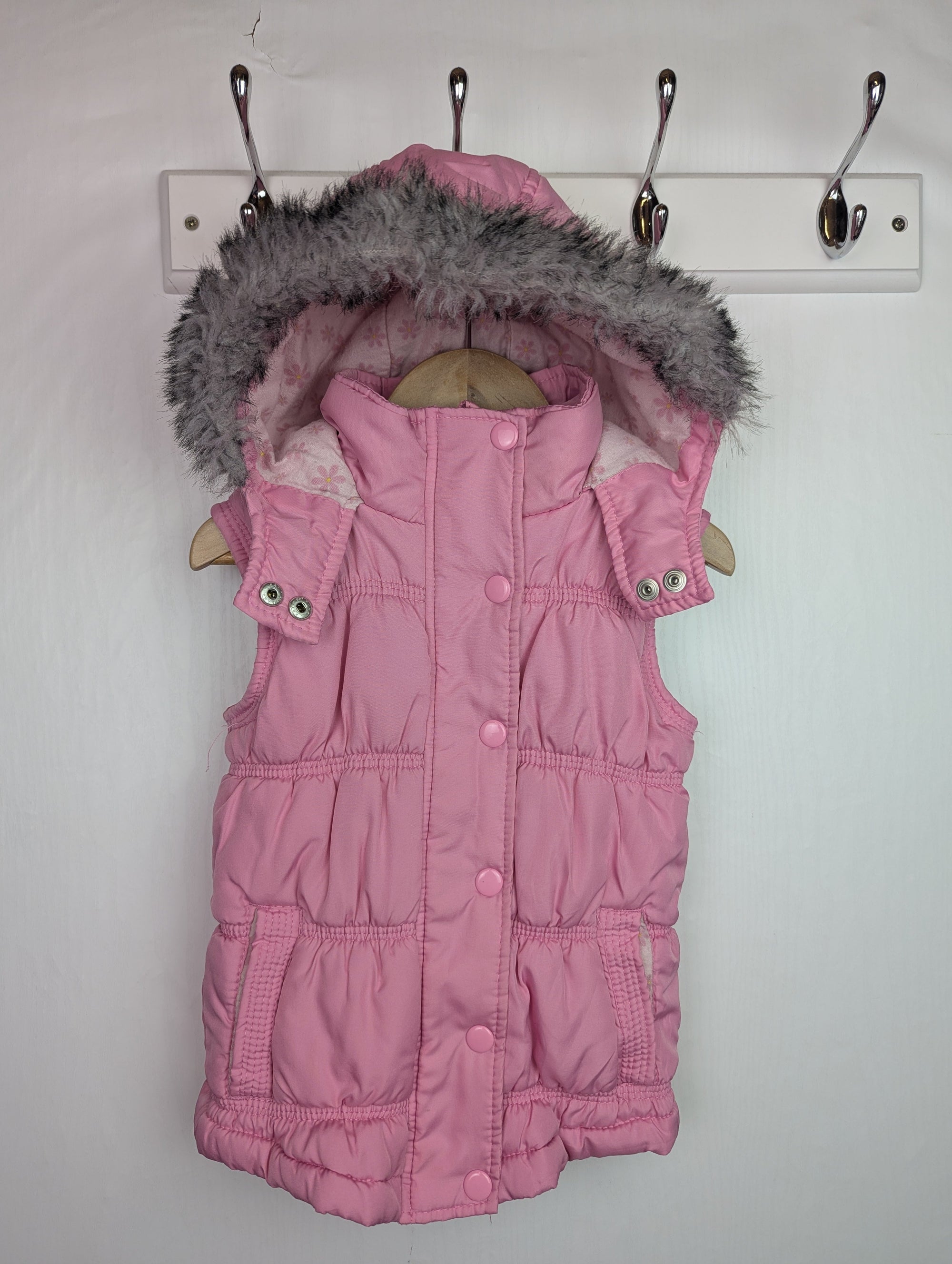 Evie Angel Pink Bodywarmer - Girls 4 - 5 Years - Little Ones Preloved. Second Hand Children's & Preloved Baby, Kids, Girls & Boys Clothes. UK online