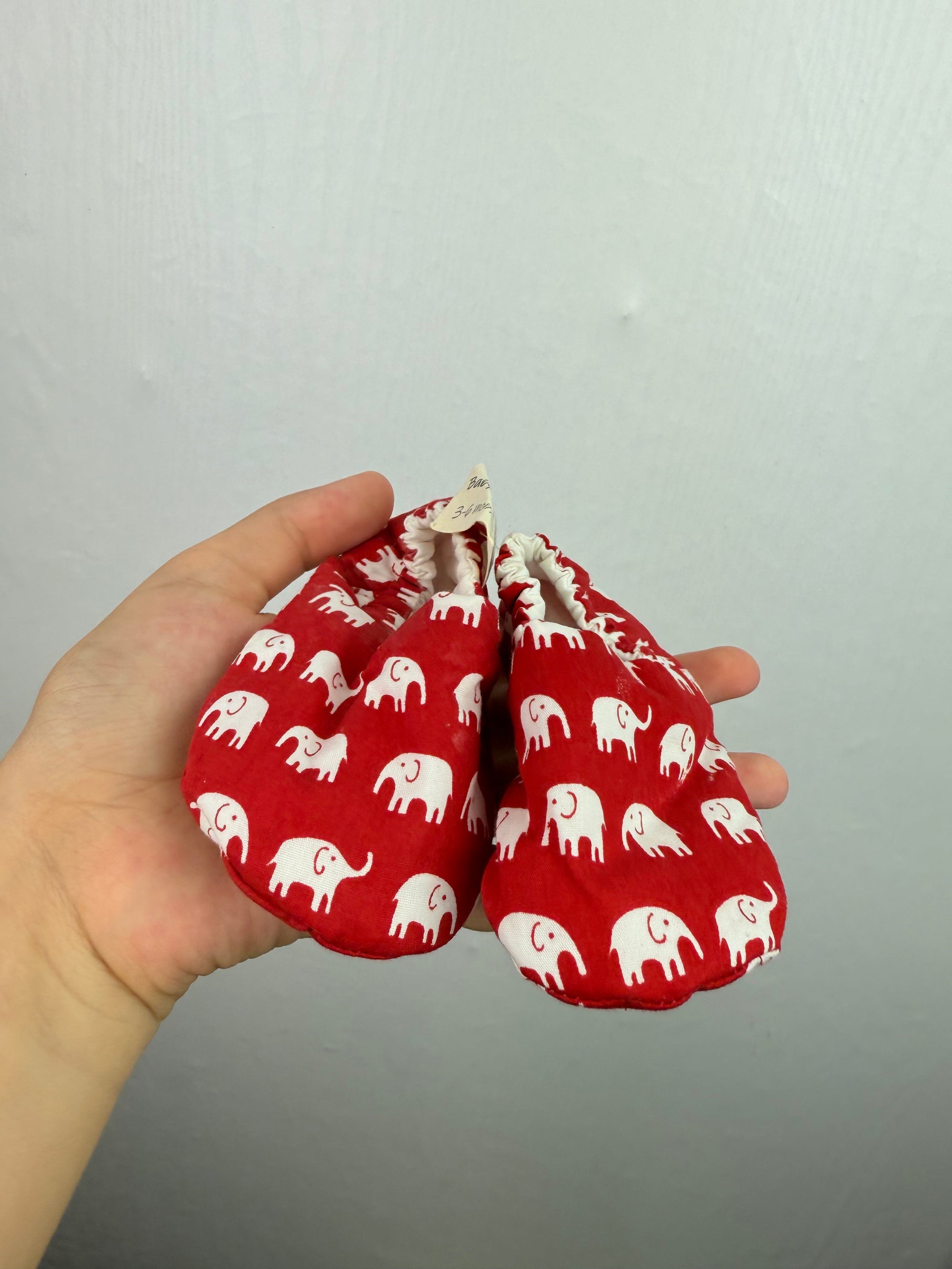 Ezmi Baby Elephant Baby Slippers - Unisex 3 - 6 Months - Little Ones Preloved. Second Hand Children's & Preloved Baby, Kids, Girls & Boys Clothes. UK online