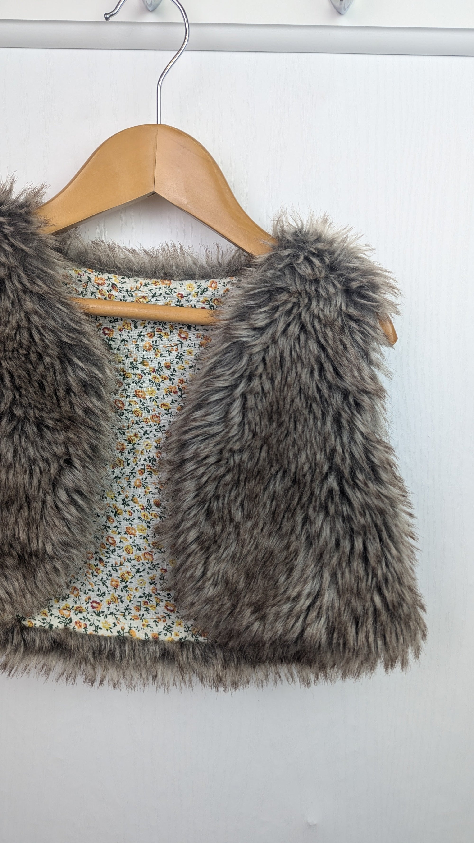 Faux Fur Brown Body Warmer - Girls 18 - 24 Months - Little Ones Preloved. Second Hand Children's & Preloved Baby, Kids, Girls & Boys Clothes. UK online