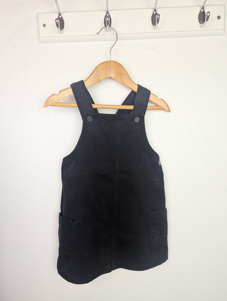 F&F Black Dungaree Dress - Girls 12-18 Months Little Ones Preloved Used, Preloved, Preworn Baby, Girls & Boys Clothes. Kids & Children's second hand Clothing UK Online. Cheap affordable. Brands including Next, Joules, Nutmeg Morrisons, TU, F&F, H&M.