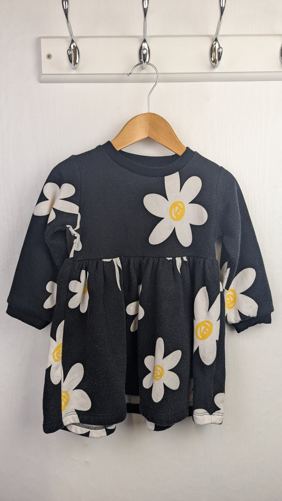 F&F Black Floral Long Sleeve Dress - Girls 12-18 Months Little Ones Preloved Used, Preloved, Preworn & Second Hand Baby, Kids & Children's Clothing UK Online. Cheap affordable. Brands including Next, Joules, Nutmeg Morrisons, TU, F&F, H&M.