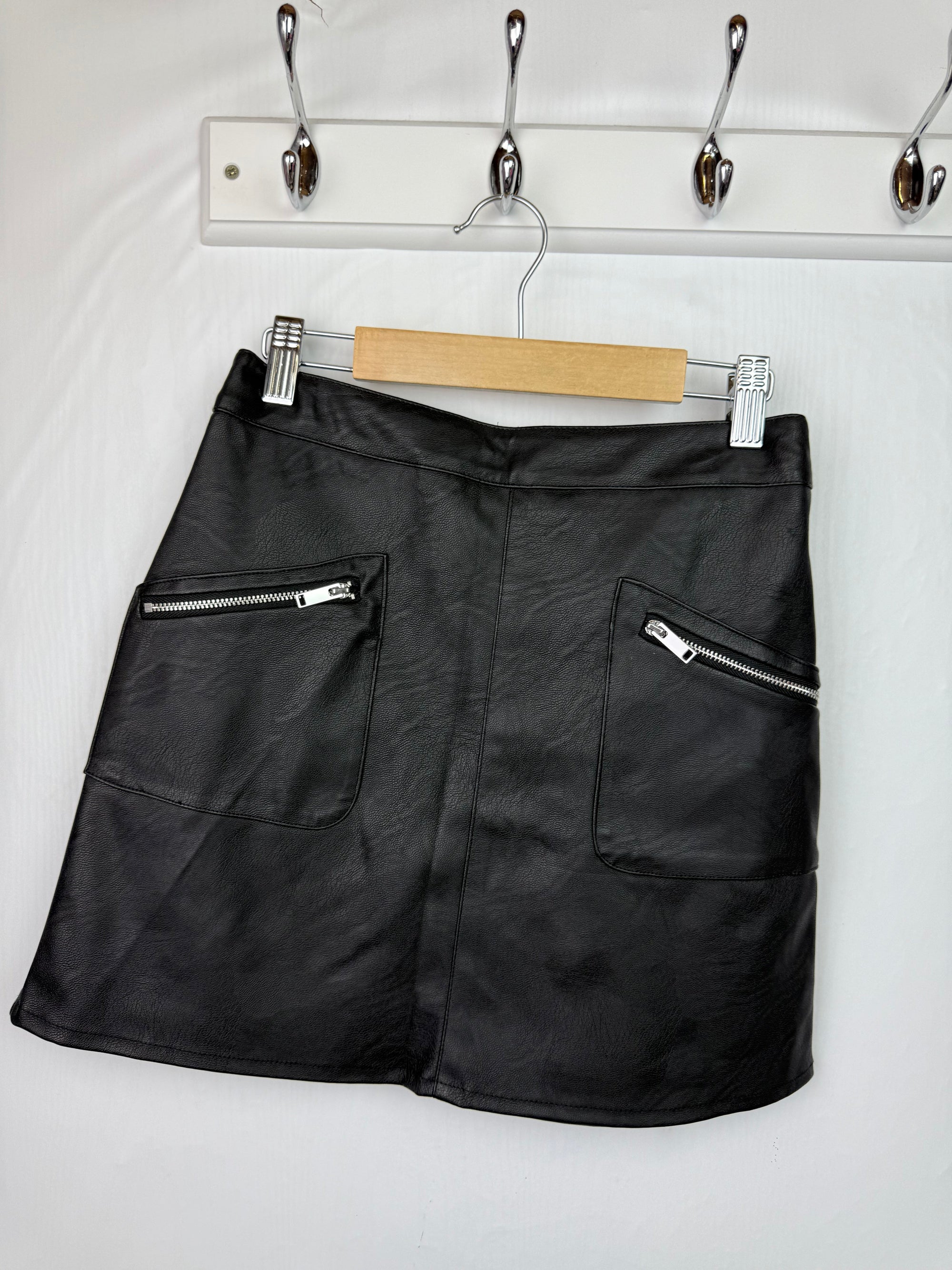 F&F Black Pleather Skirt - Girls 10 - 11 Years - Little Ones Preloved. Second Hand Children's & Preloved Baby, Kids, Girls & Boys Clothes. UK online