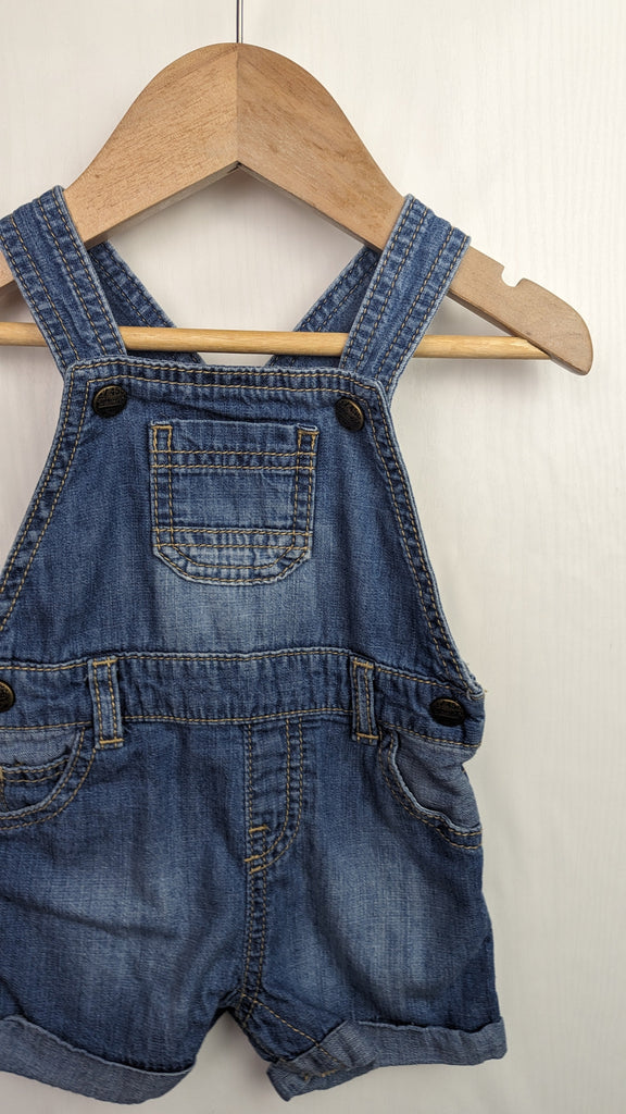 F&F Blue Denim Short Dungarees 3-6m F&F Used, Preloved, Preworn & Second Hand Baby, Kids & Children's Clothing UK Online. Cheap affordable. Brands including Next, Joules, Nutmeg Morrisons, TU, F&F, H&M.